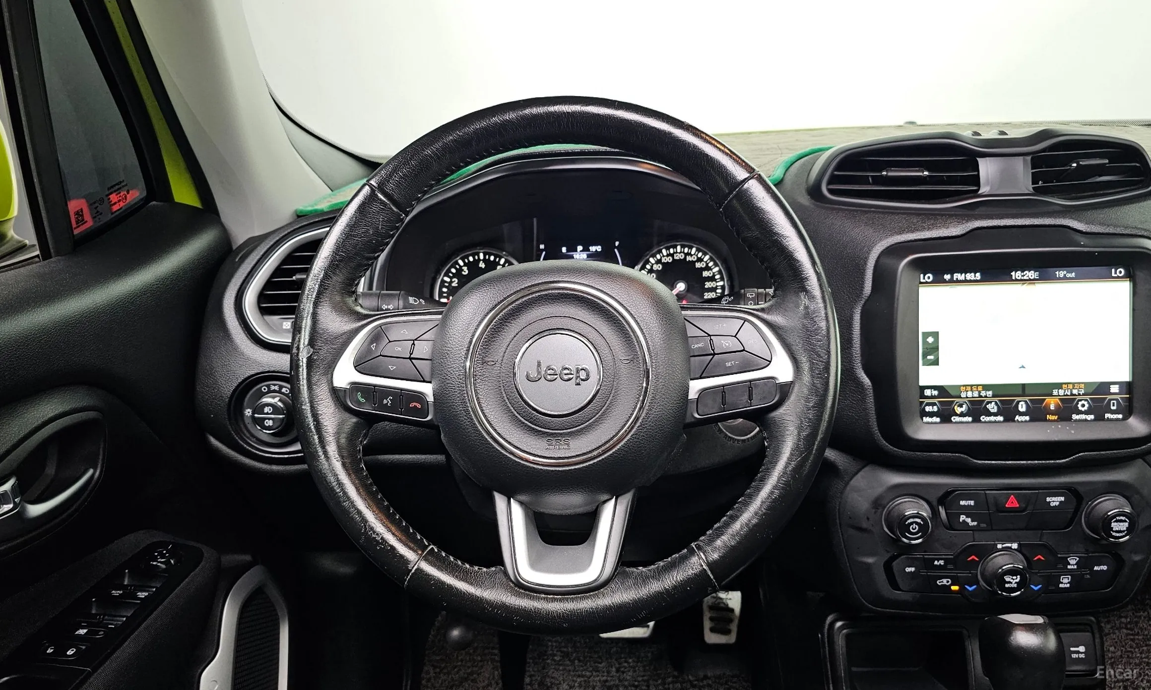 Jeep Renegade превью 13