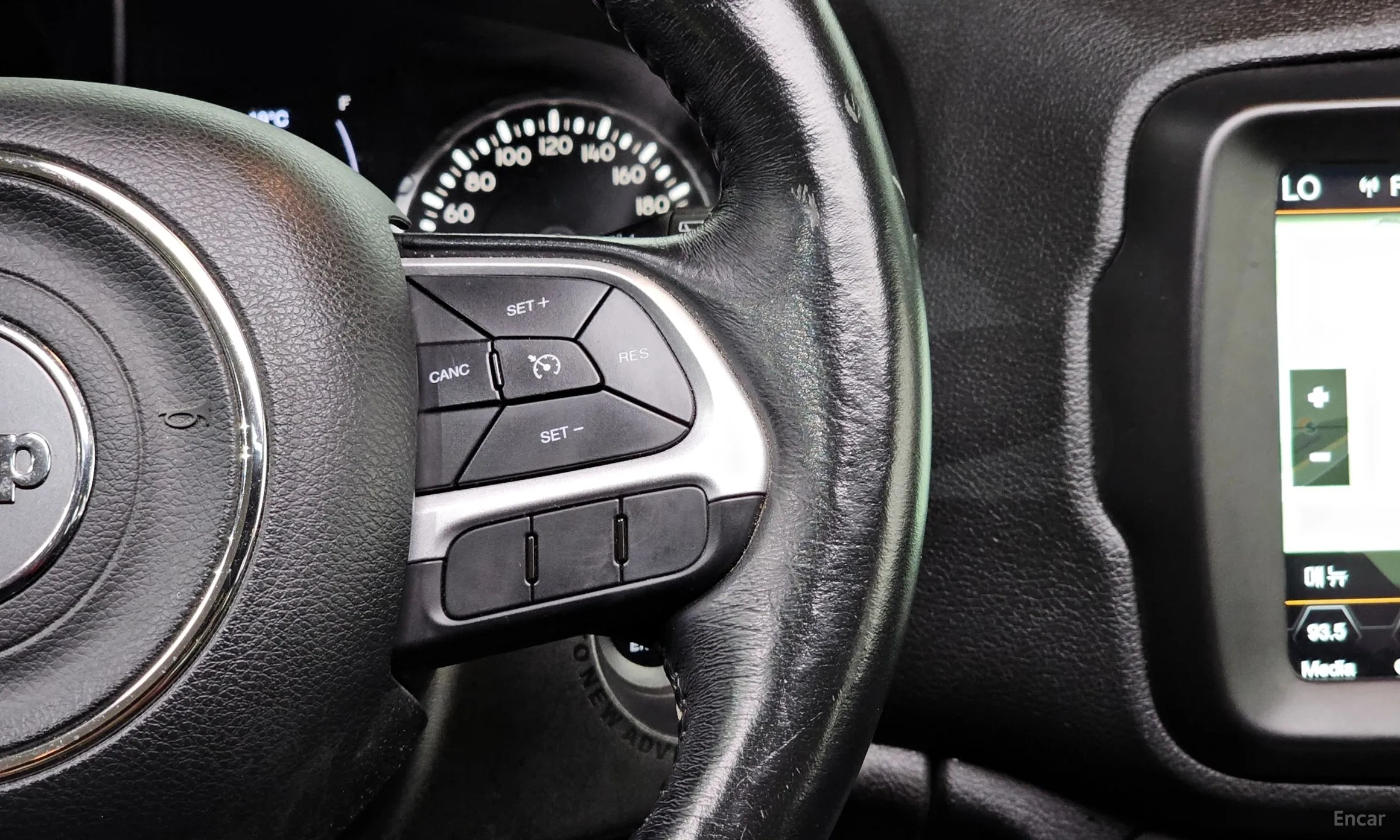 Jeep Renegade превью 14