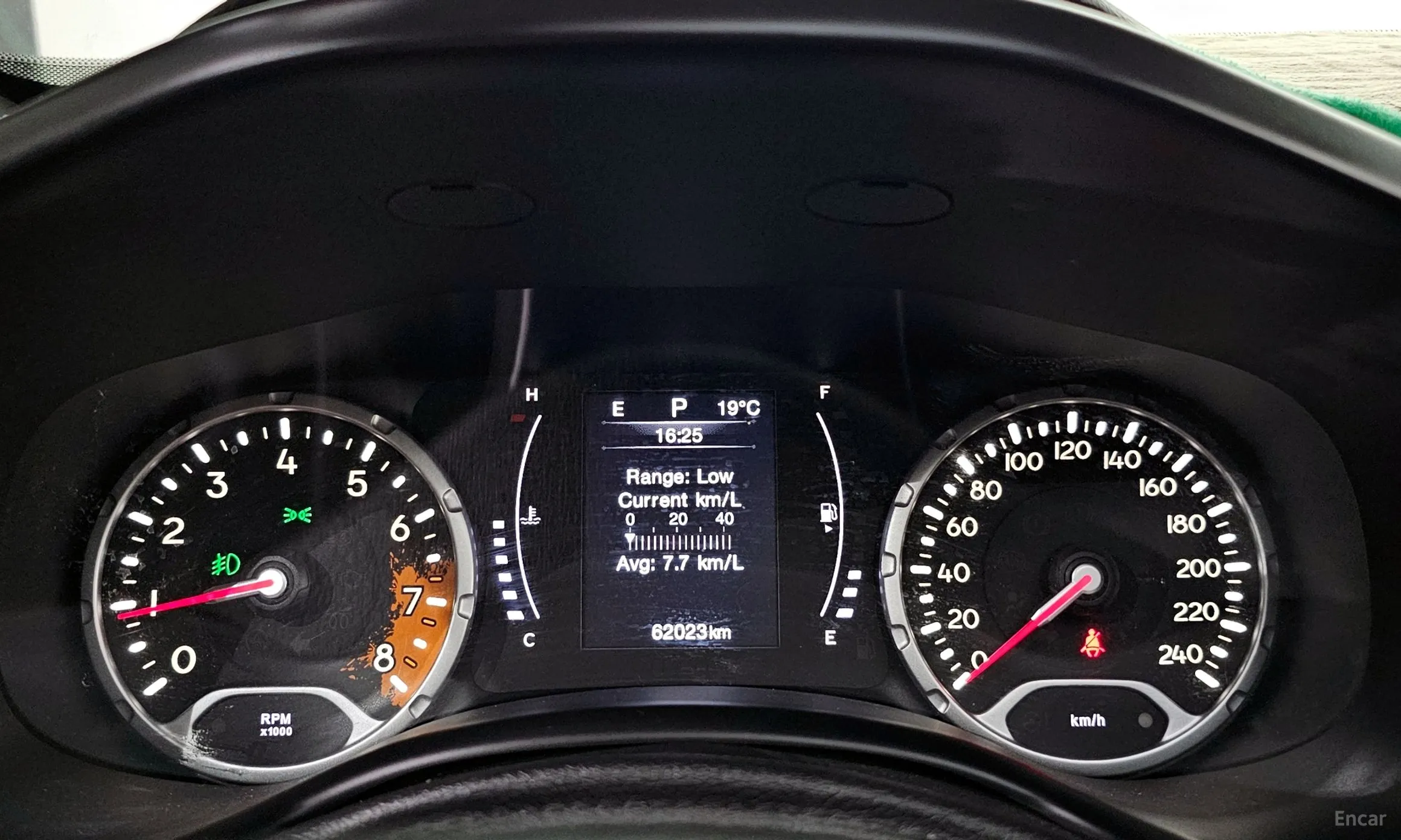 Jeep Renegade превью 8