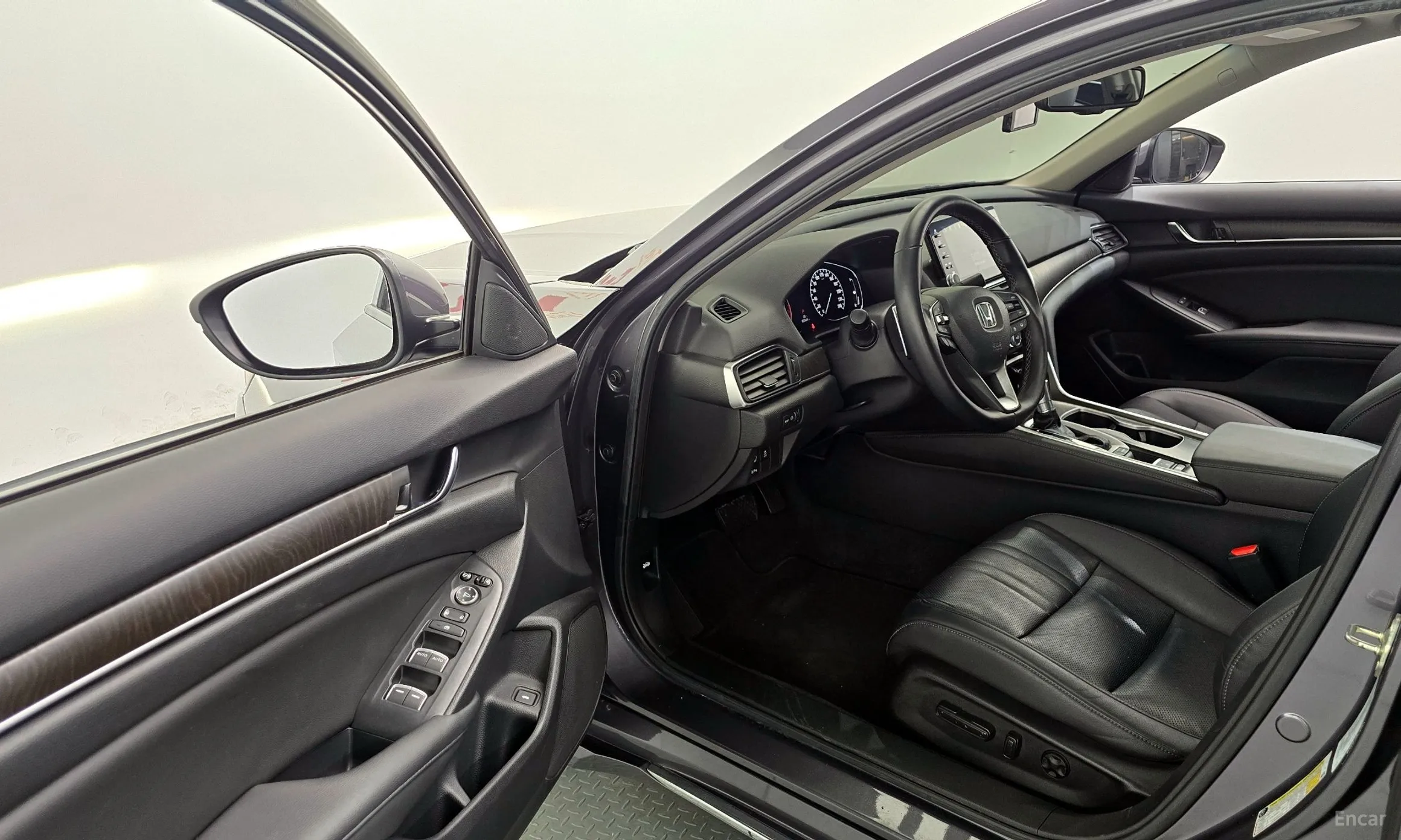 Honda Accord 10th Generation превью 10
