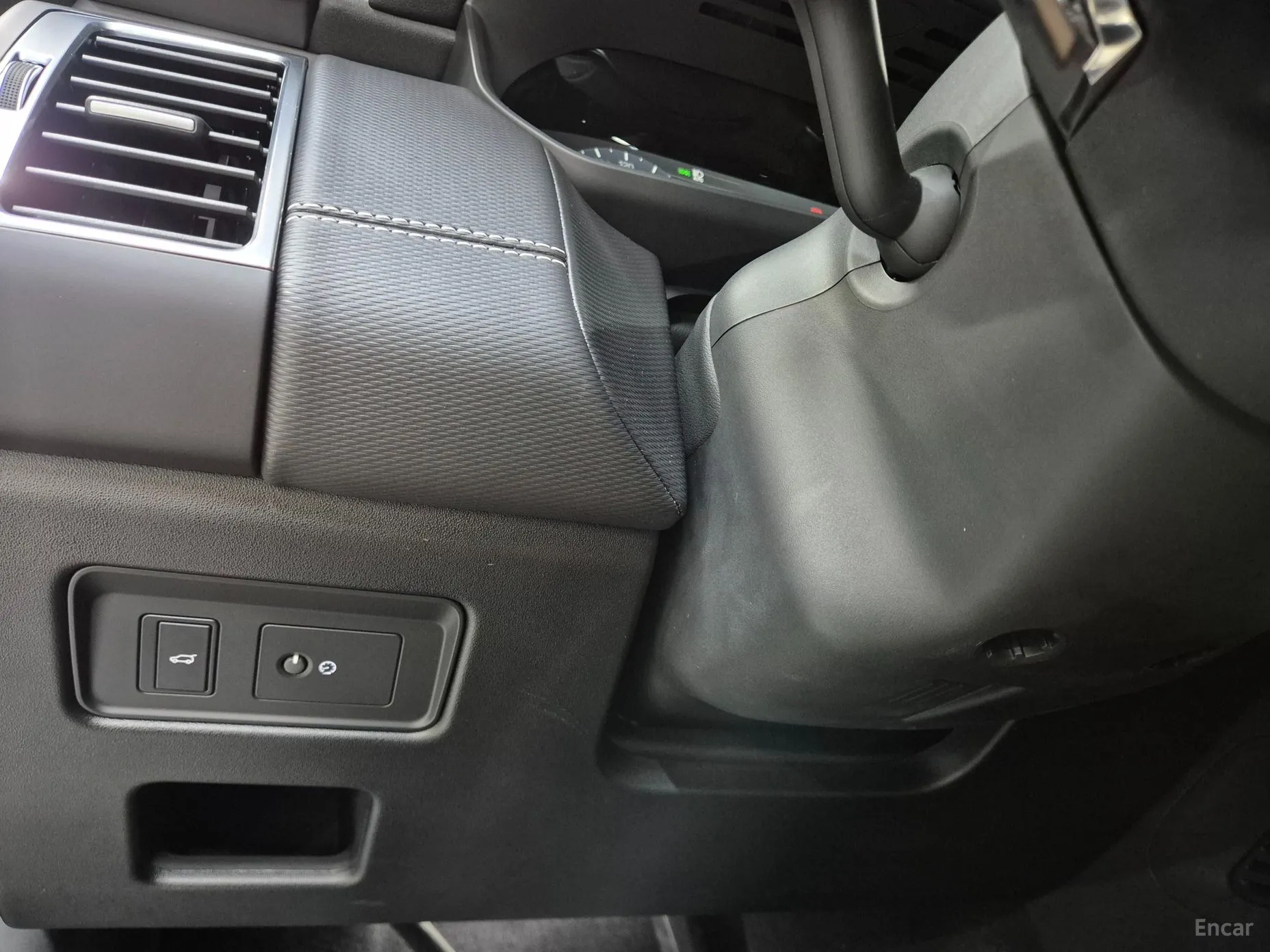 Land Rover Discovery 5 превью 15