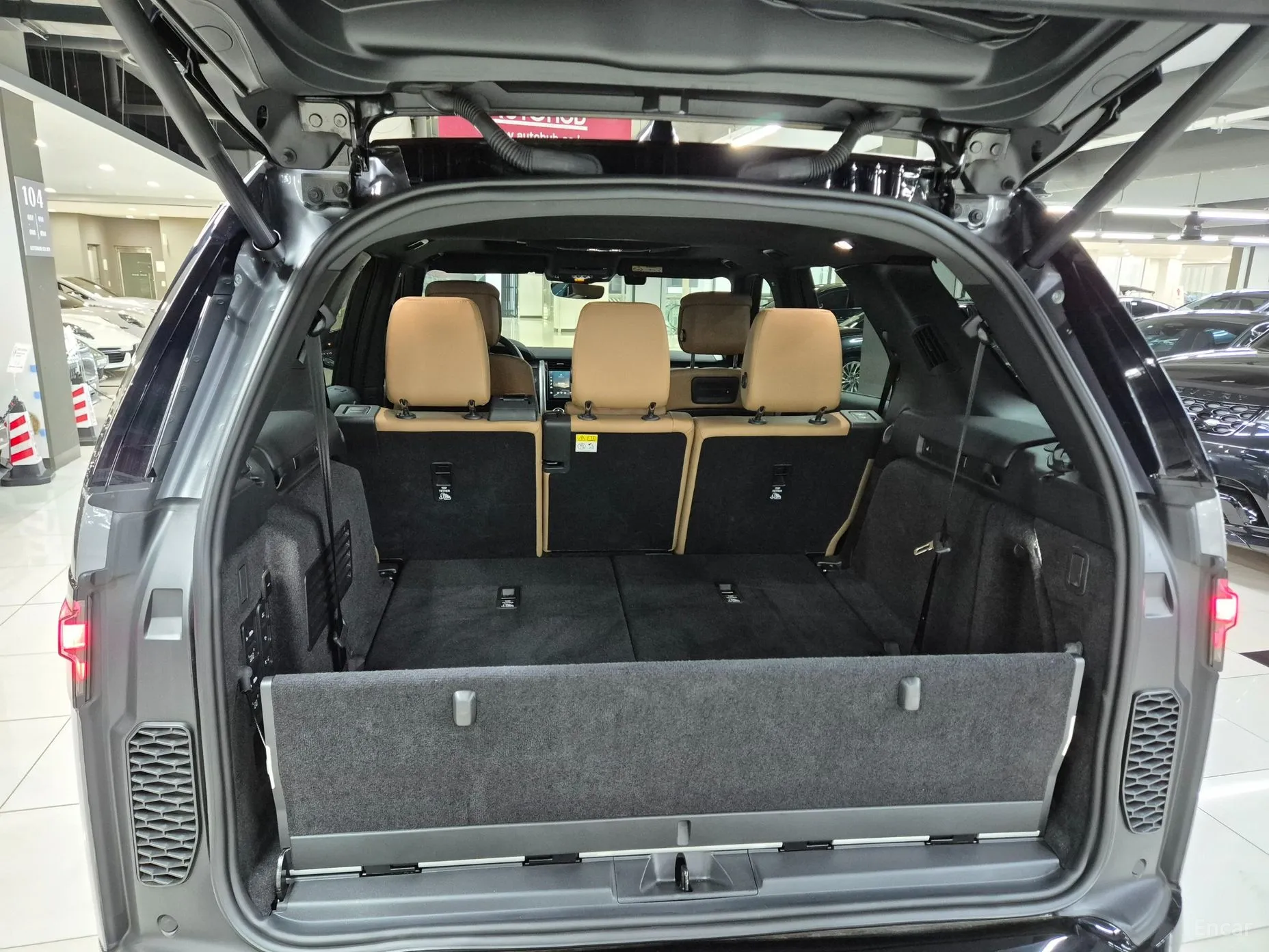 Land Rover Discovery 5 превью 6
