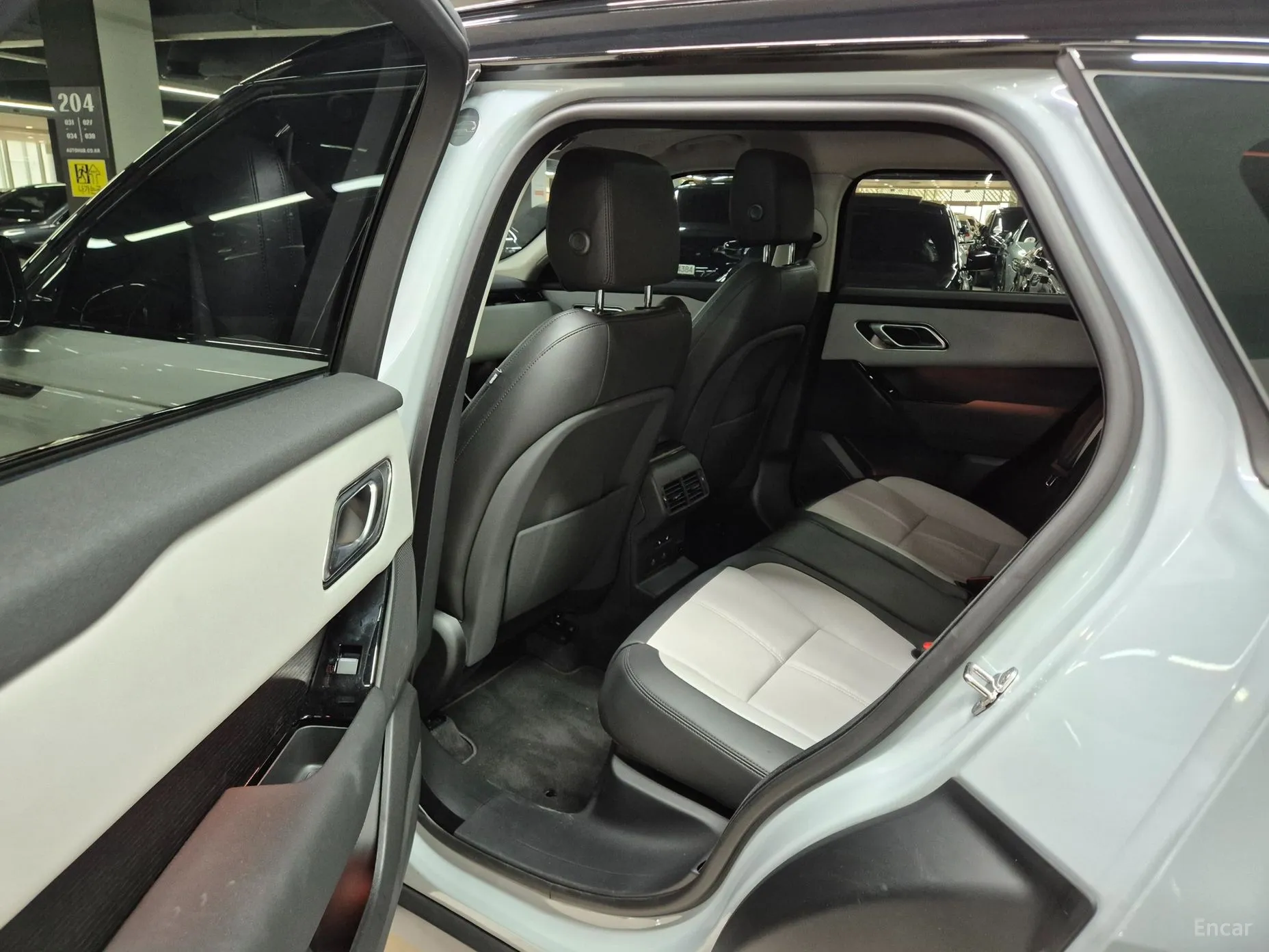 Land Rover Range Rover Bella превью 10