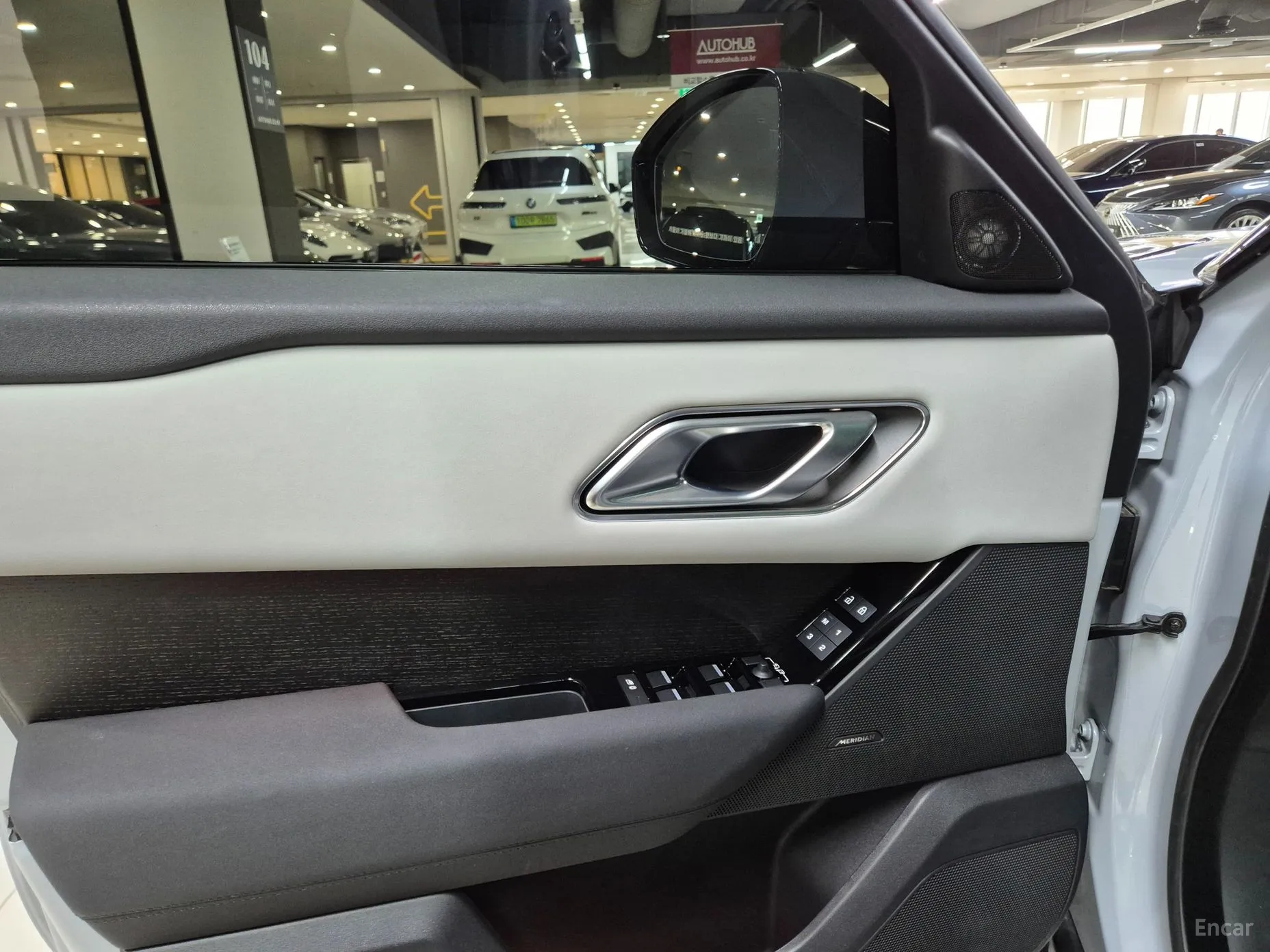 Land Rover Range Rover Bella превью 17