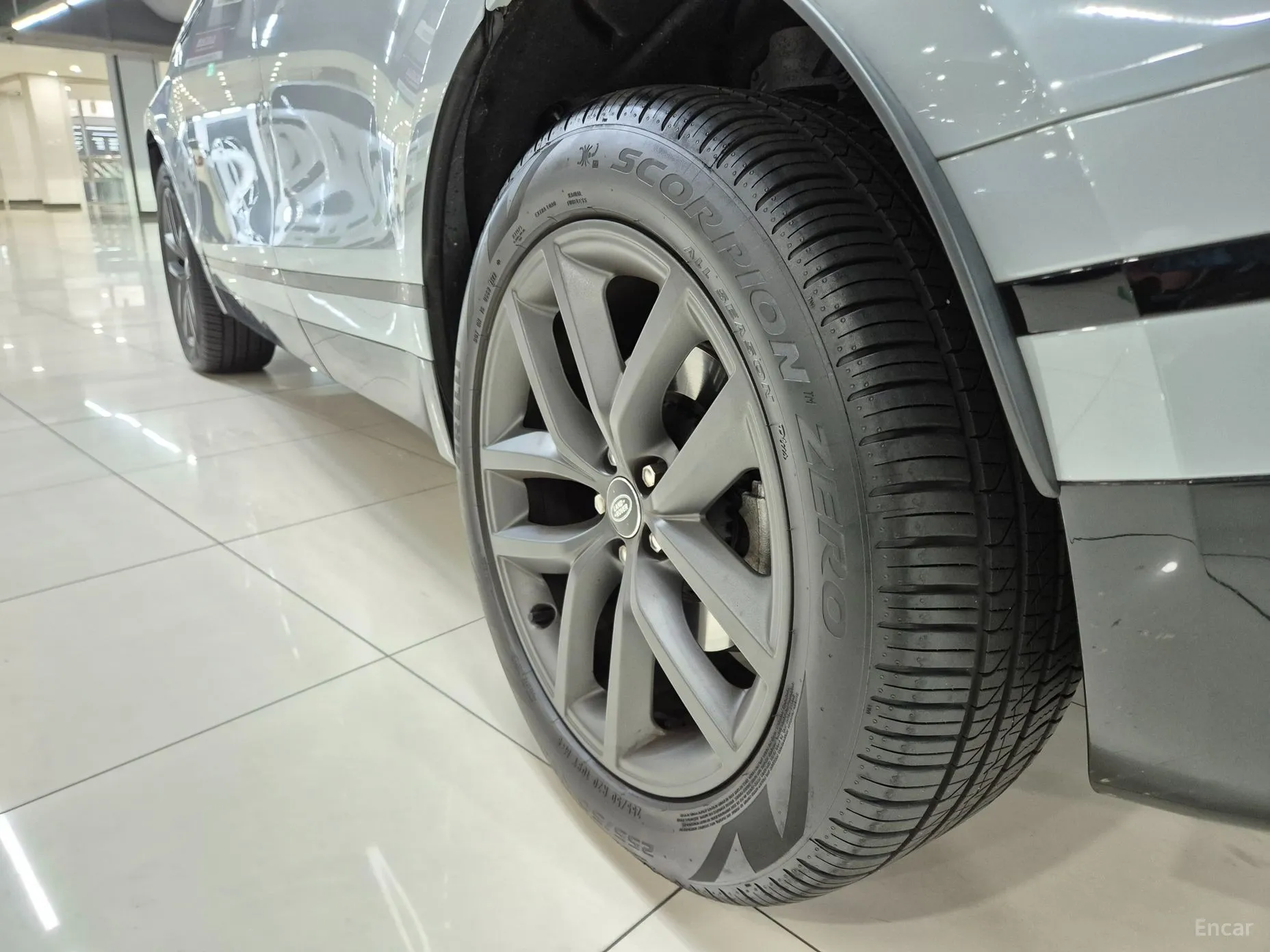 Land Rover Range Rover Bella превью 19