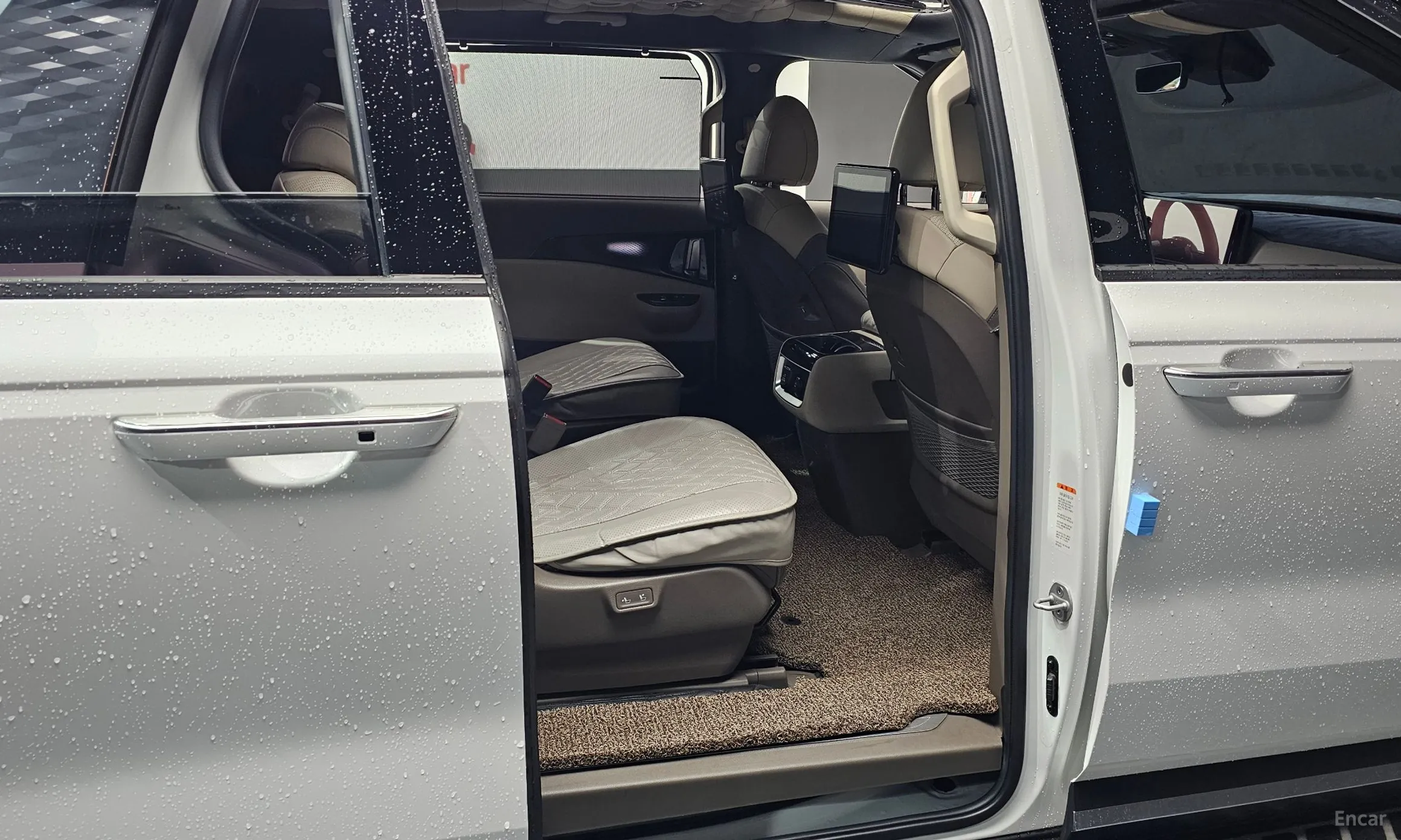 Kia Carnival Gen 4 превью 12