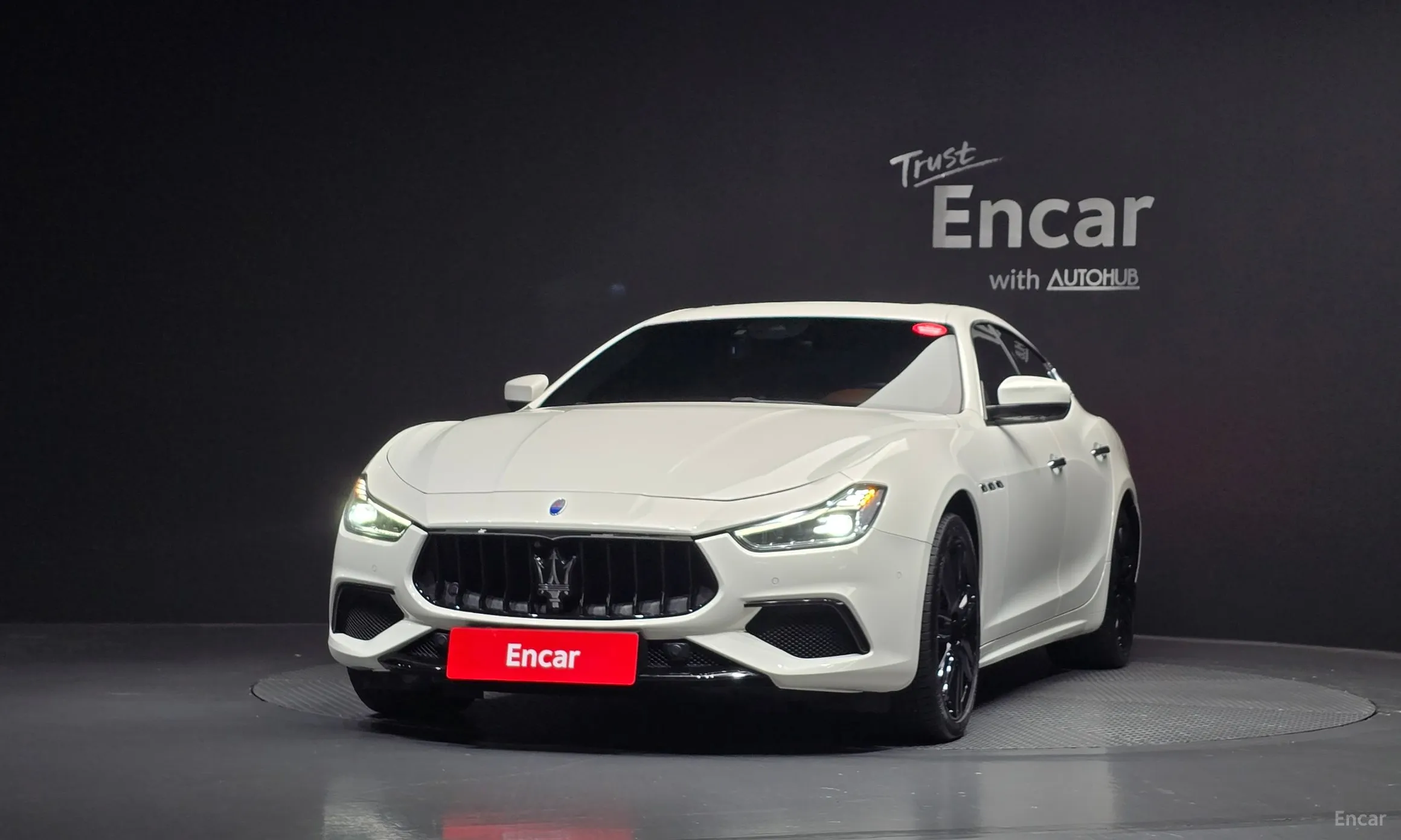 Maserati Ghibli превью 3