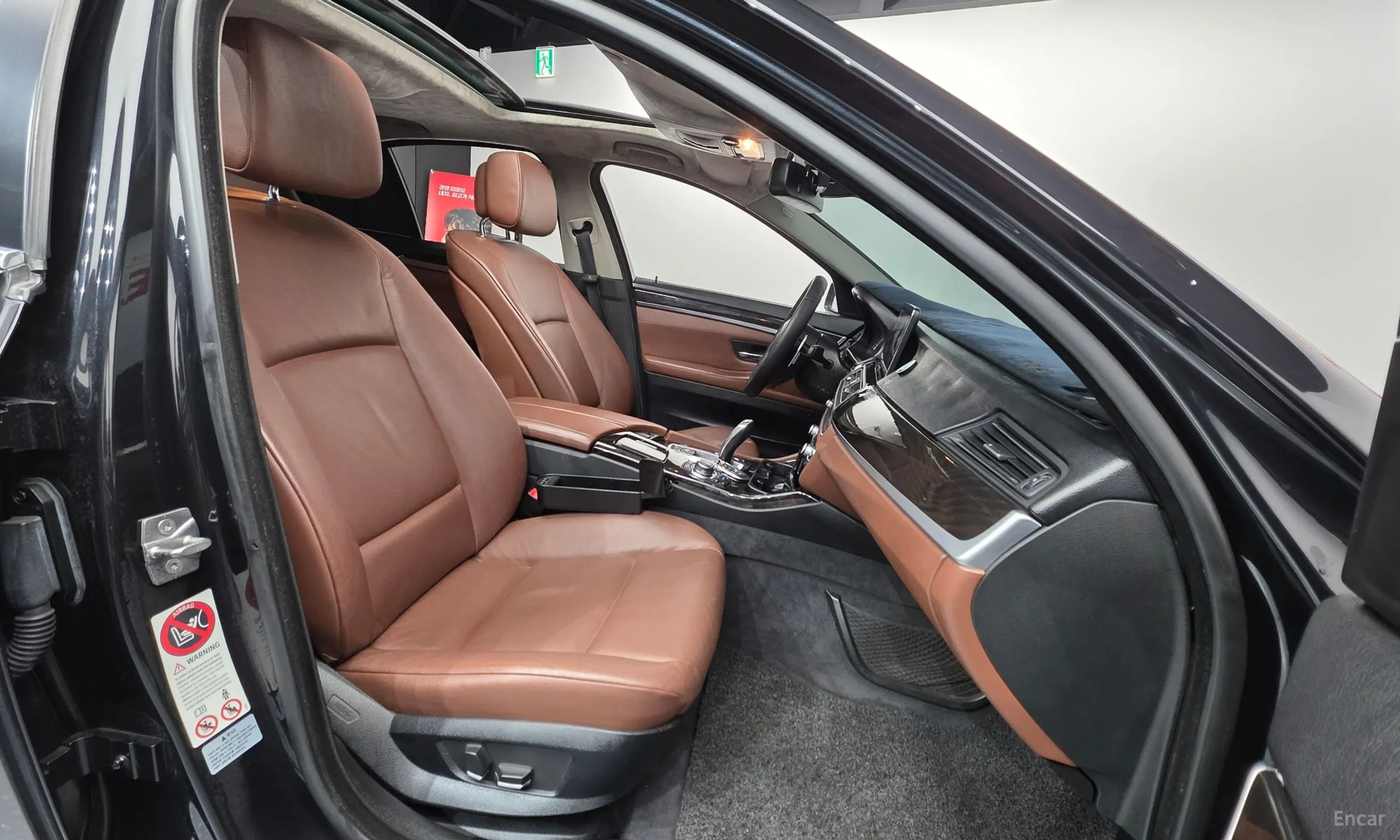 BMW 5 Series (F10) превью 10