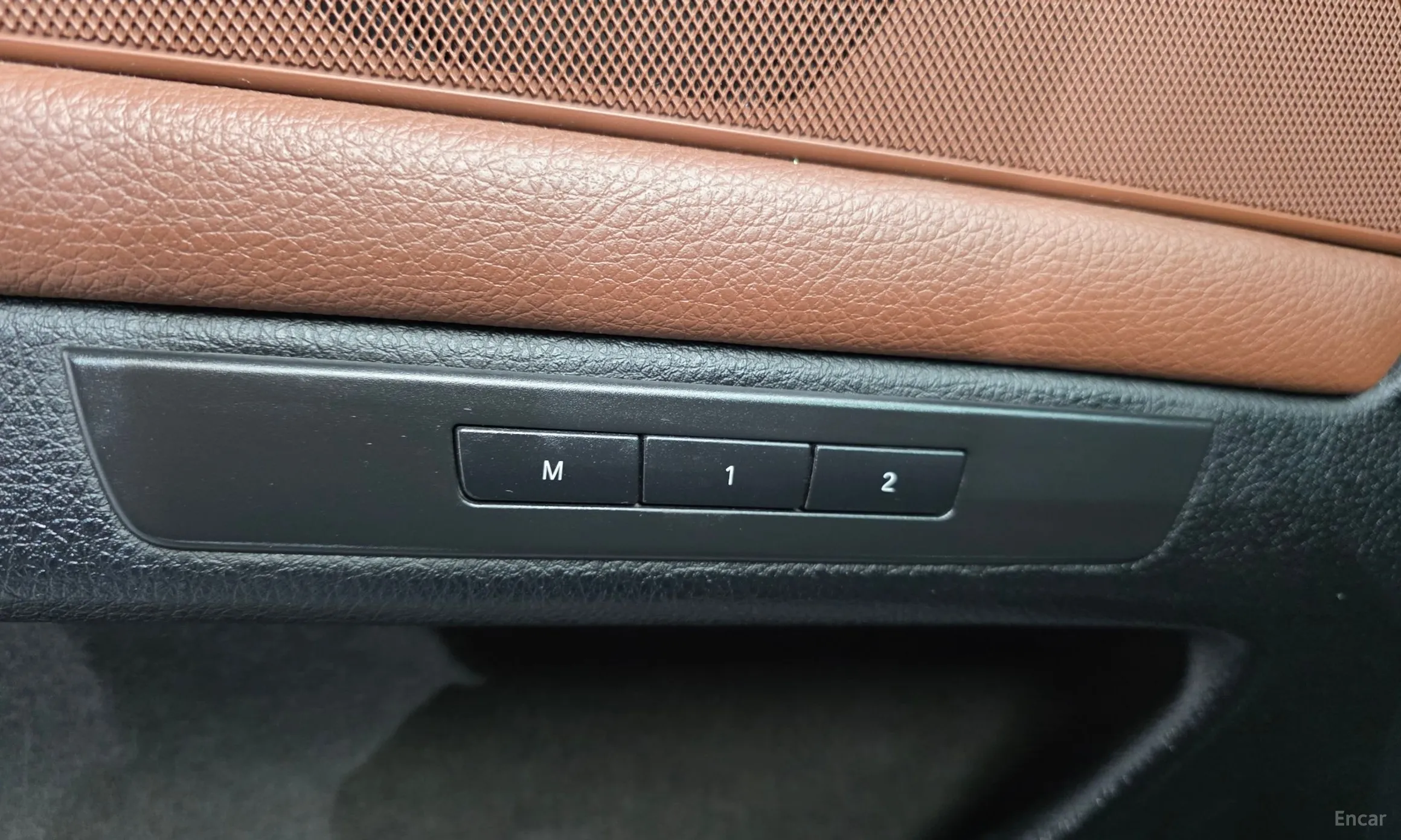 BMW 5 Series (F10) превью 14