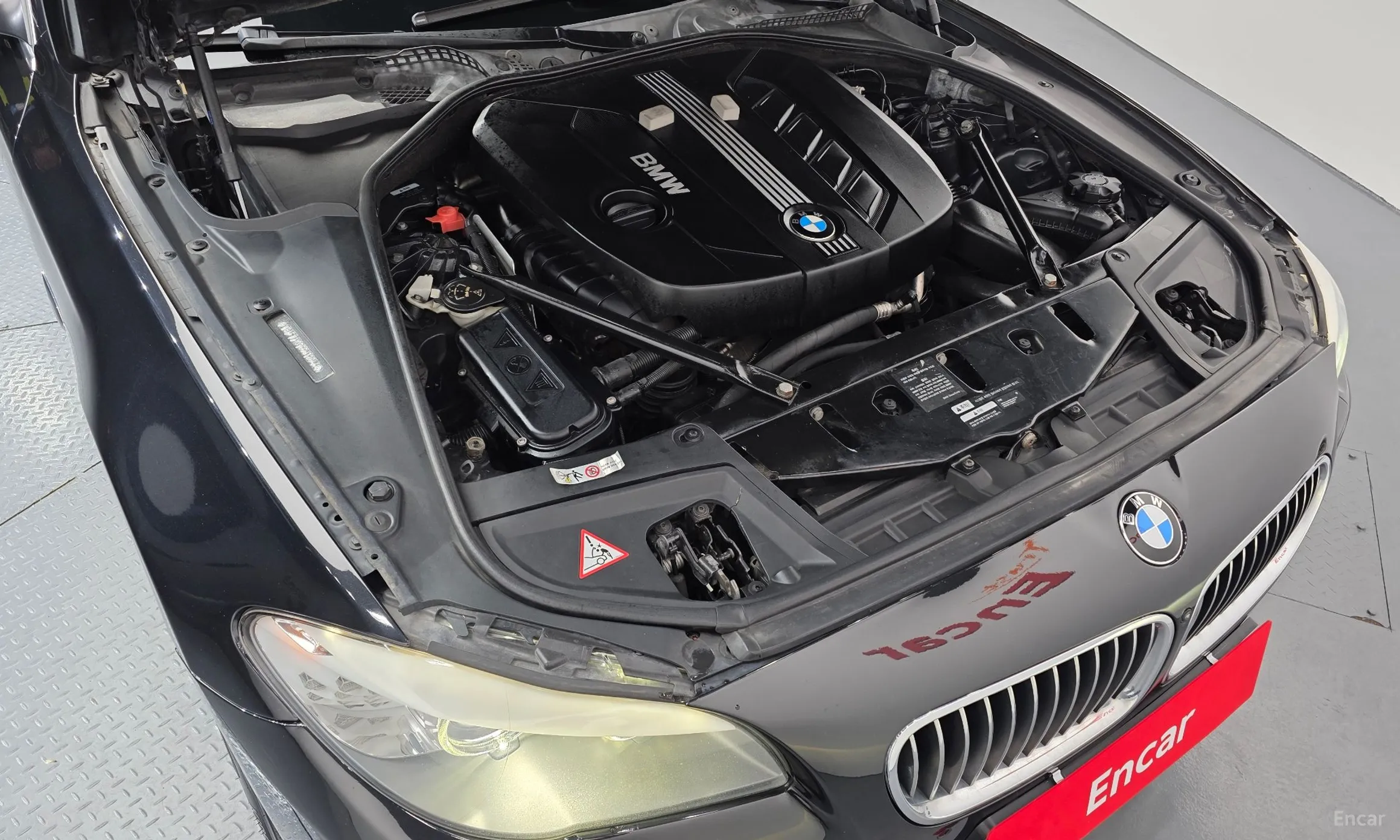 BMW 5 Series (F10) превью 6