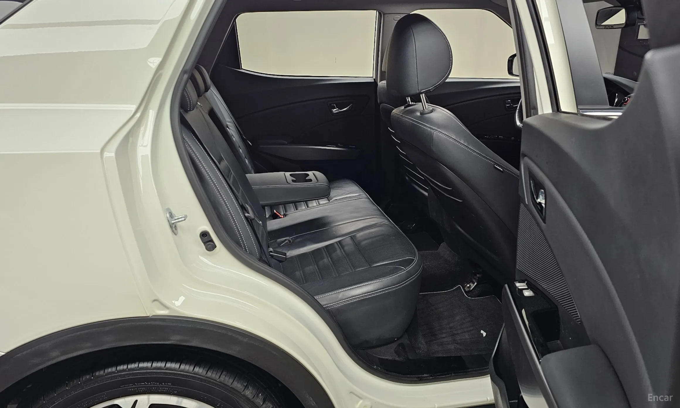 KG Mobility (SsangYong) Tivoli Air превью 12