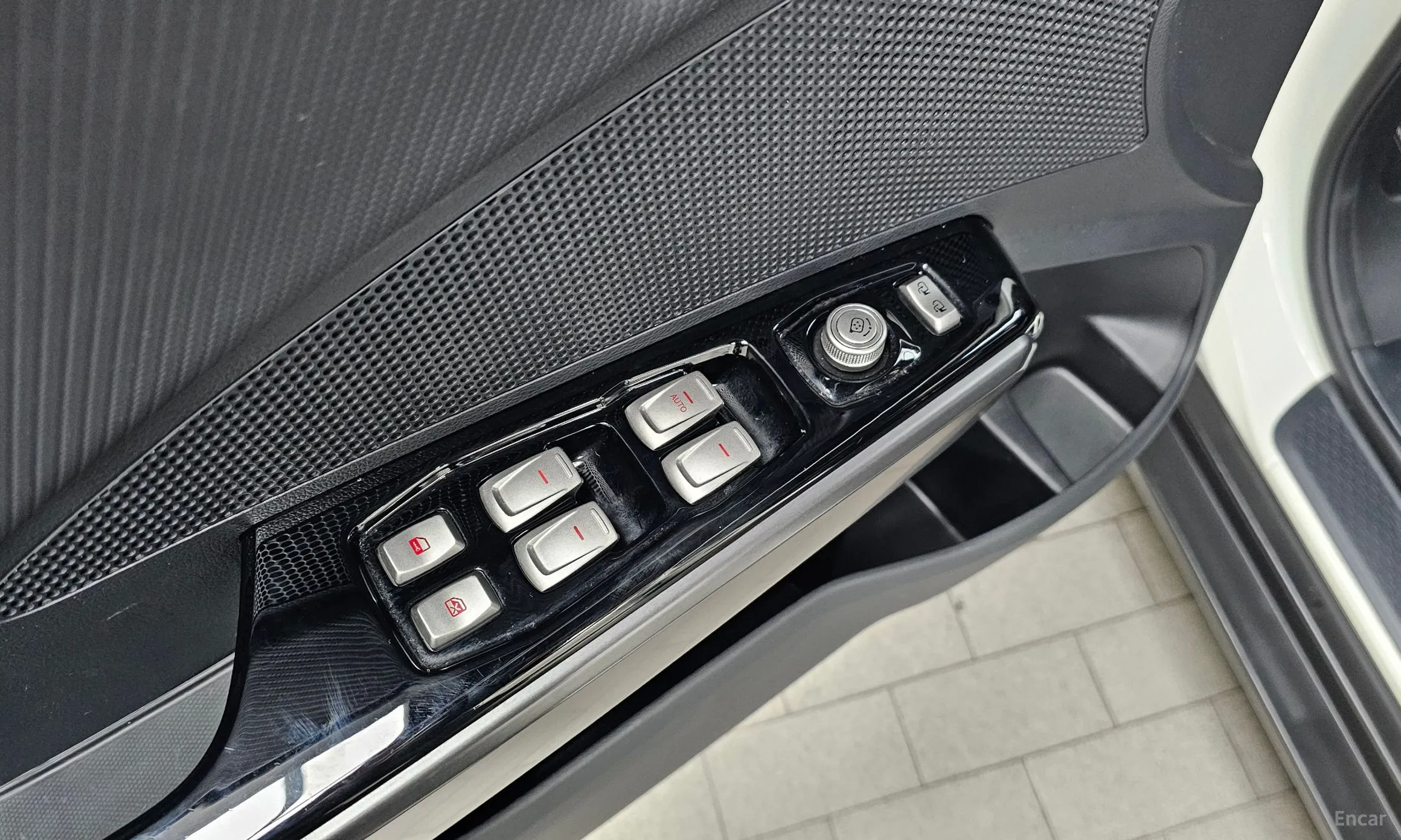 KG Mobility (SsangYong) Tivoli Air превью 14