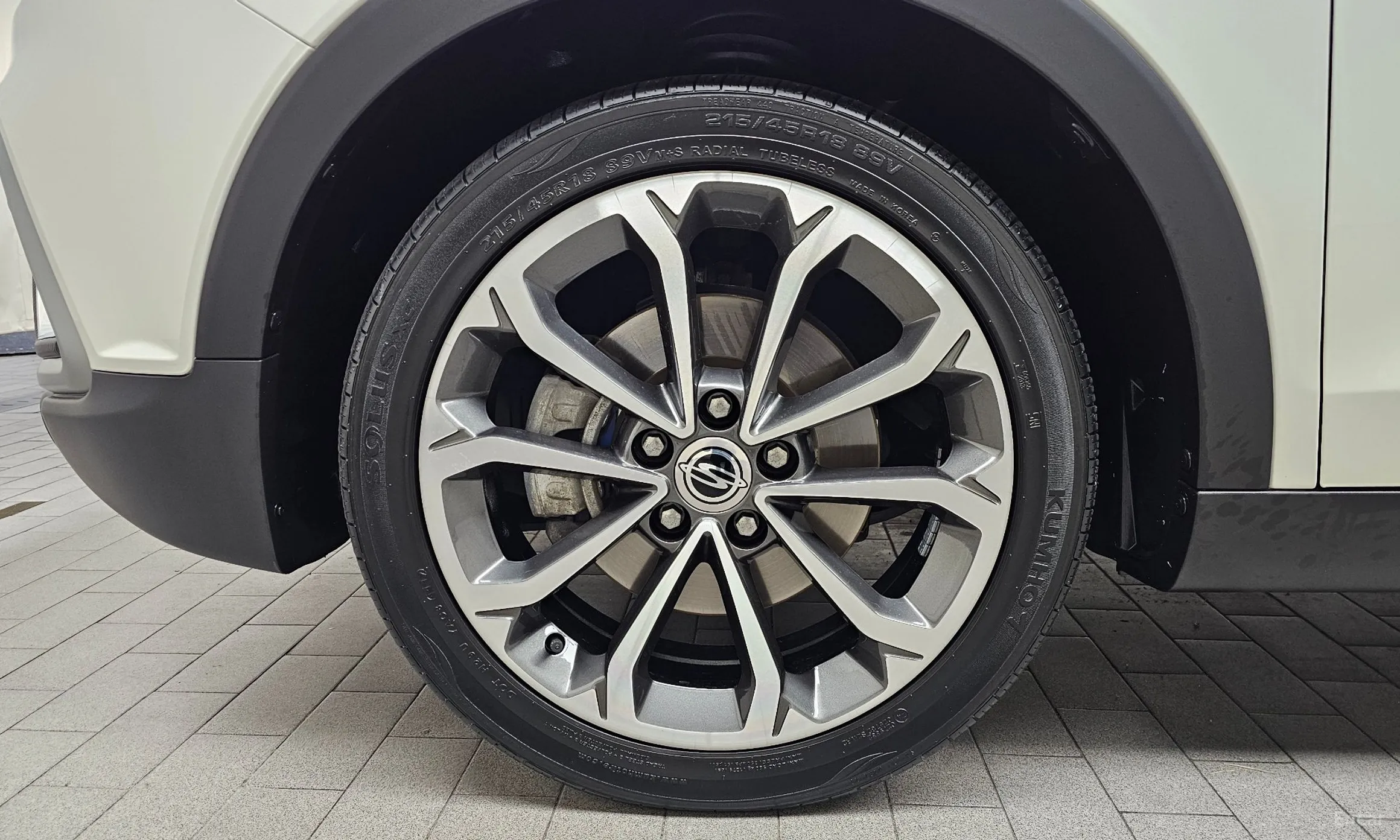 KG Mobility (SsangYong) Tivoli Air превью 5