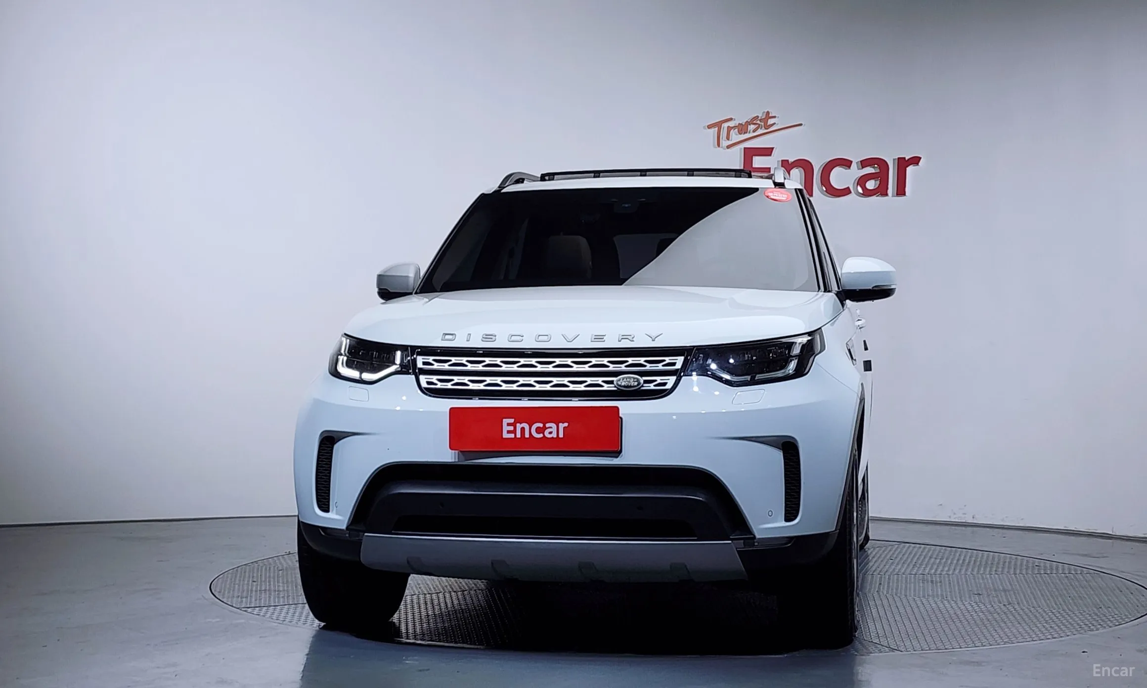 Land Rover Discovery 5 превью 3