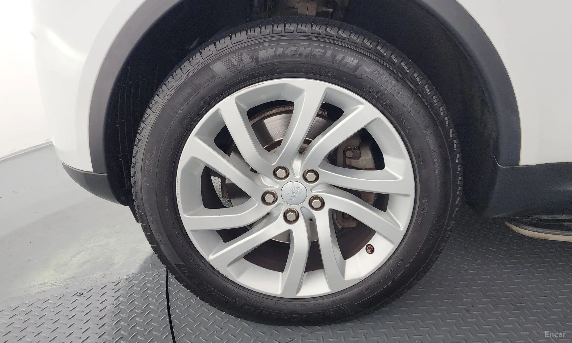 Land Rover Discovery 5 превью 5