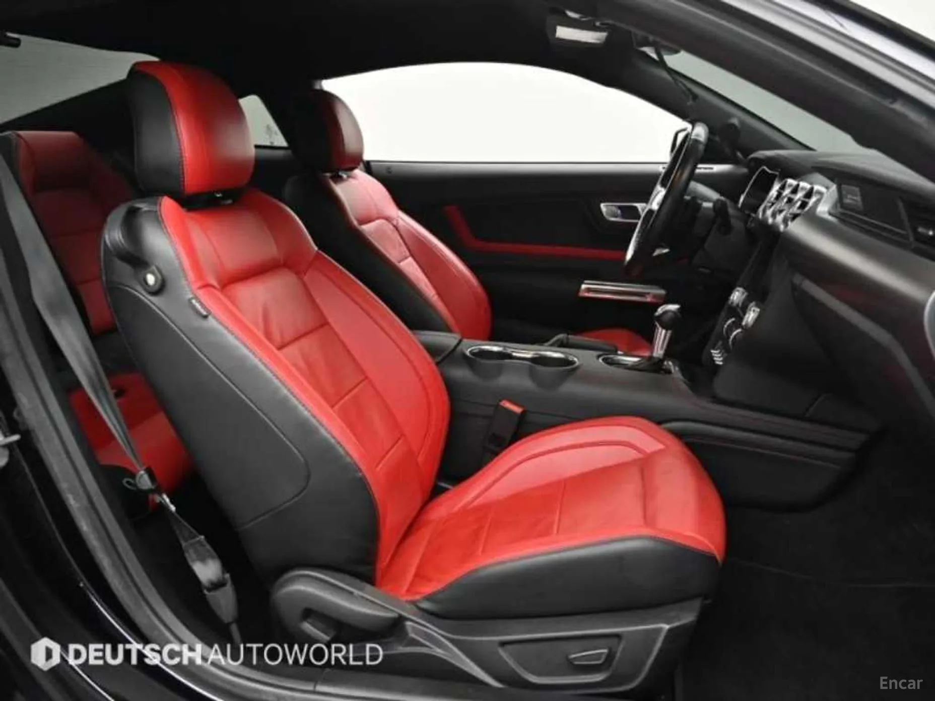 Ford Mustang превью 10