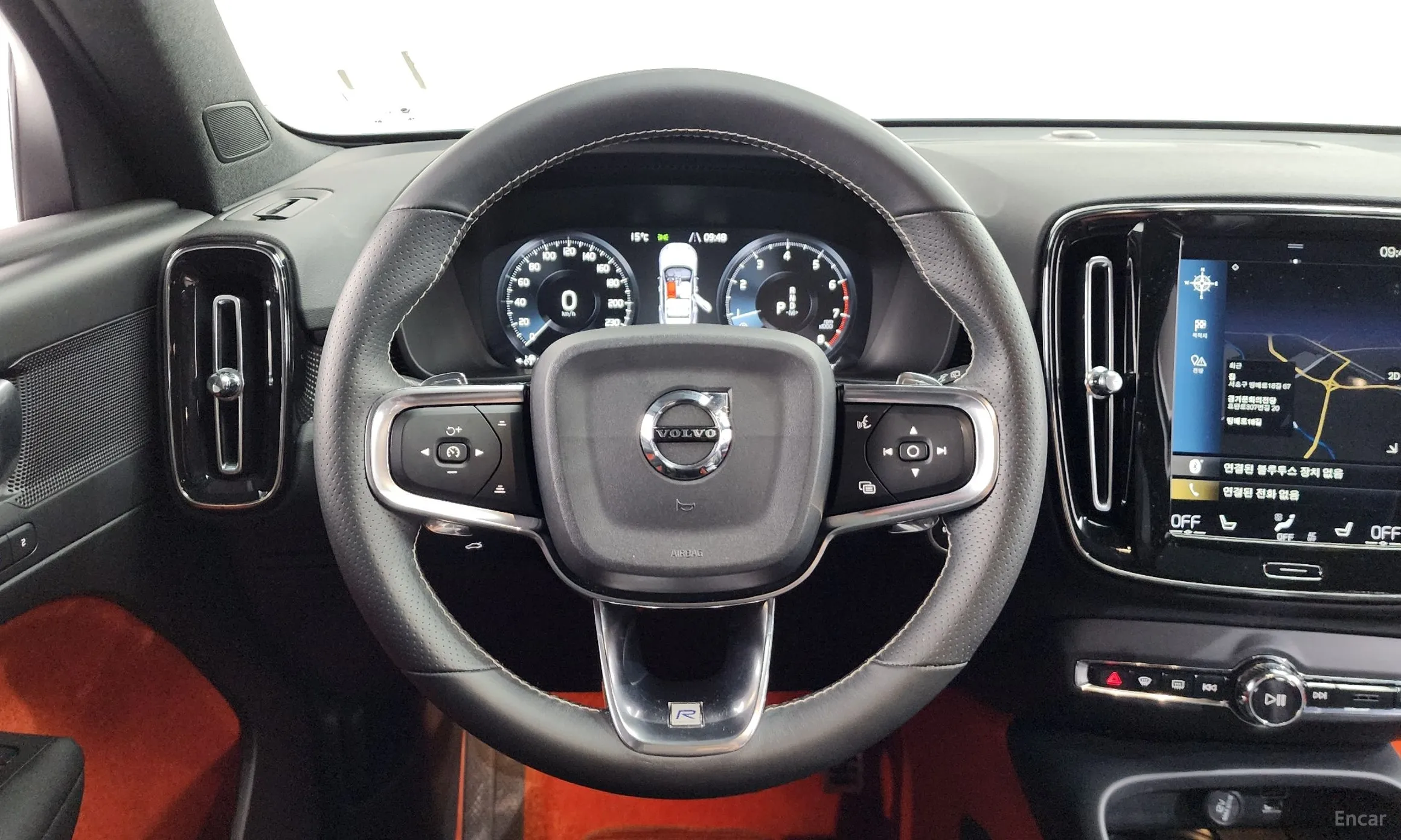 Volvo XC40 превью 13