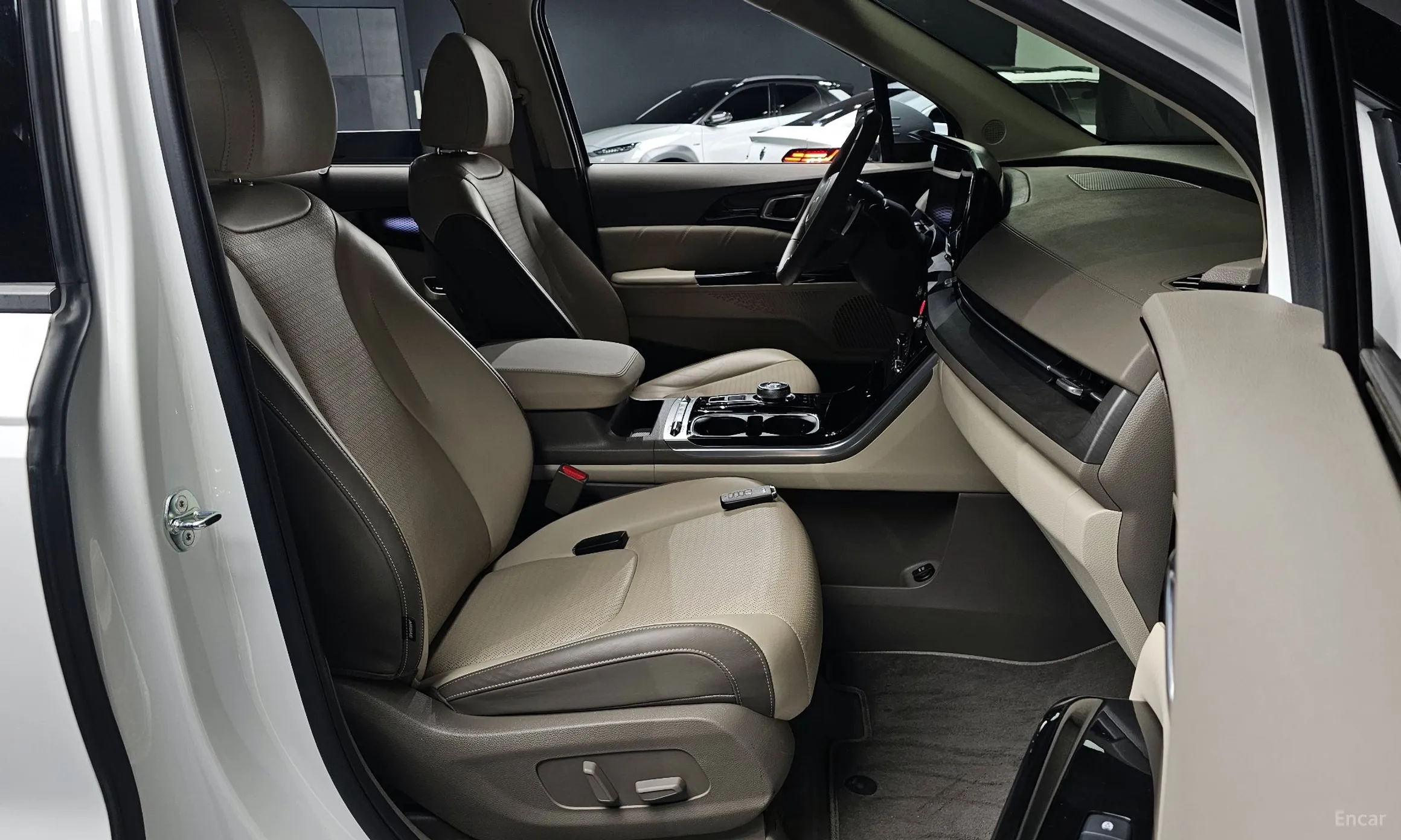 Kia Carnival Gen 4 превью 10