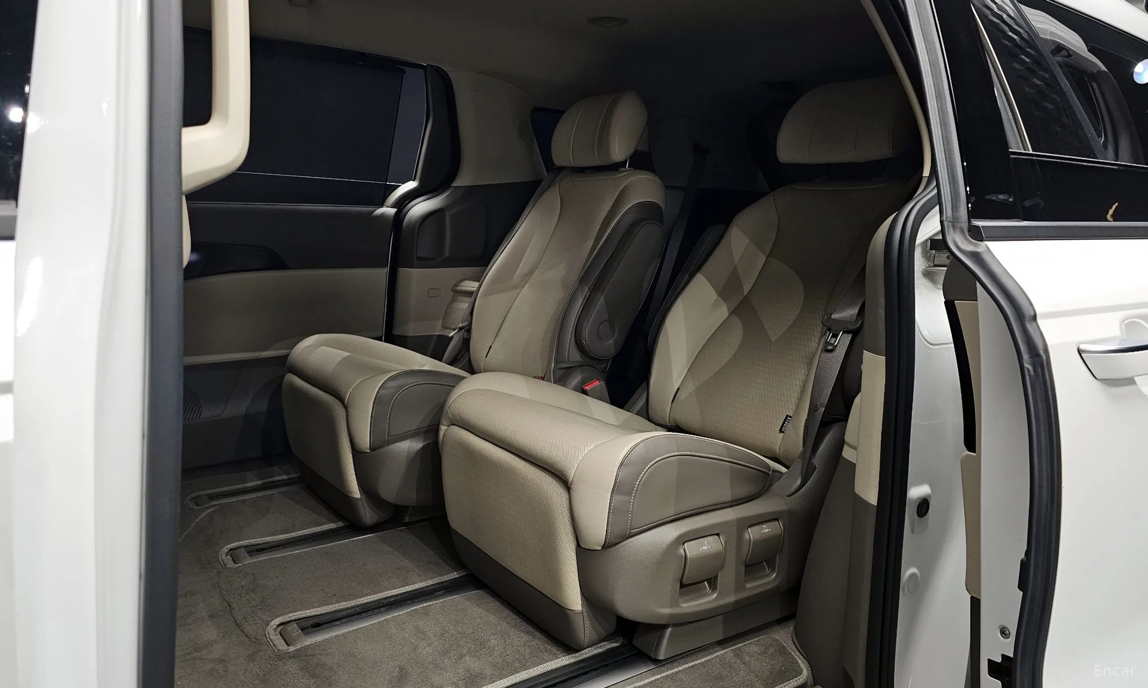 Kia Carnival Gen 4 превью 12