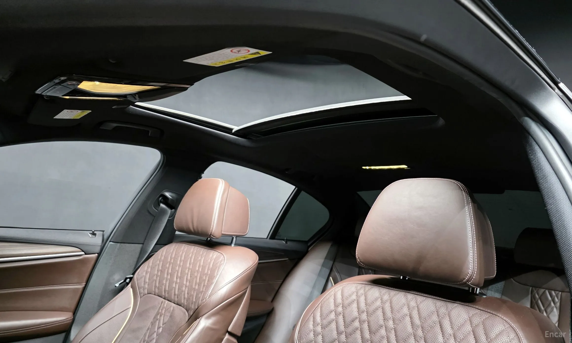BMW 5 Series (G30) превью 19