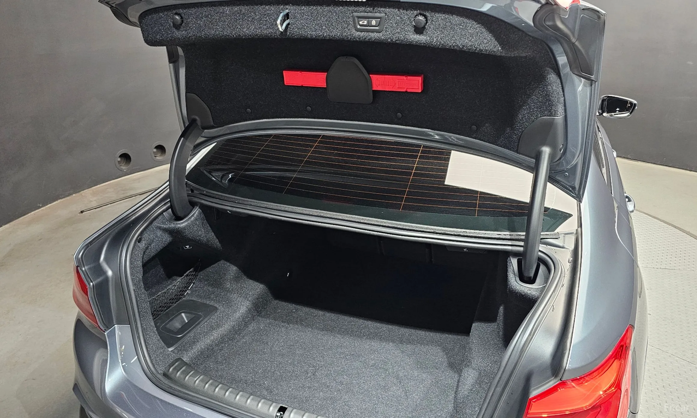 BMW 5 Series (G30) превью 20