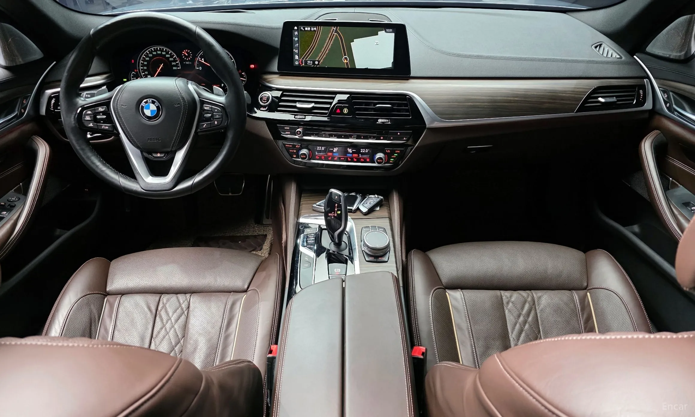 BMW 5 Series (G30) превью 7