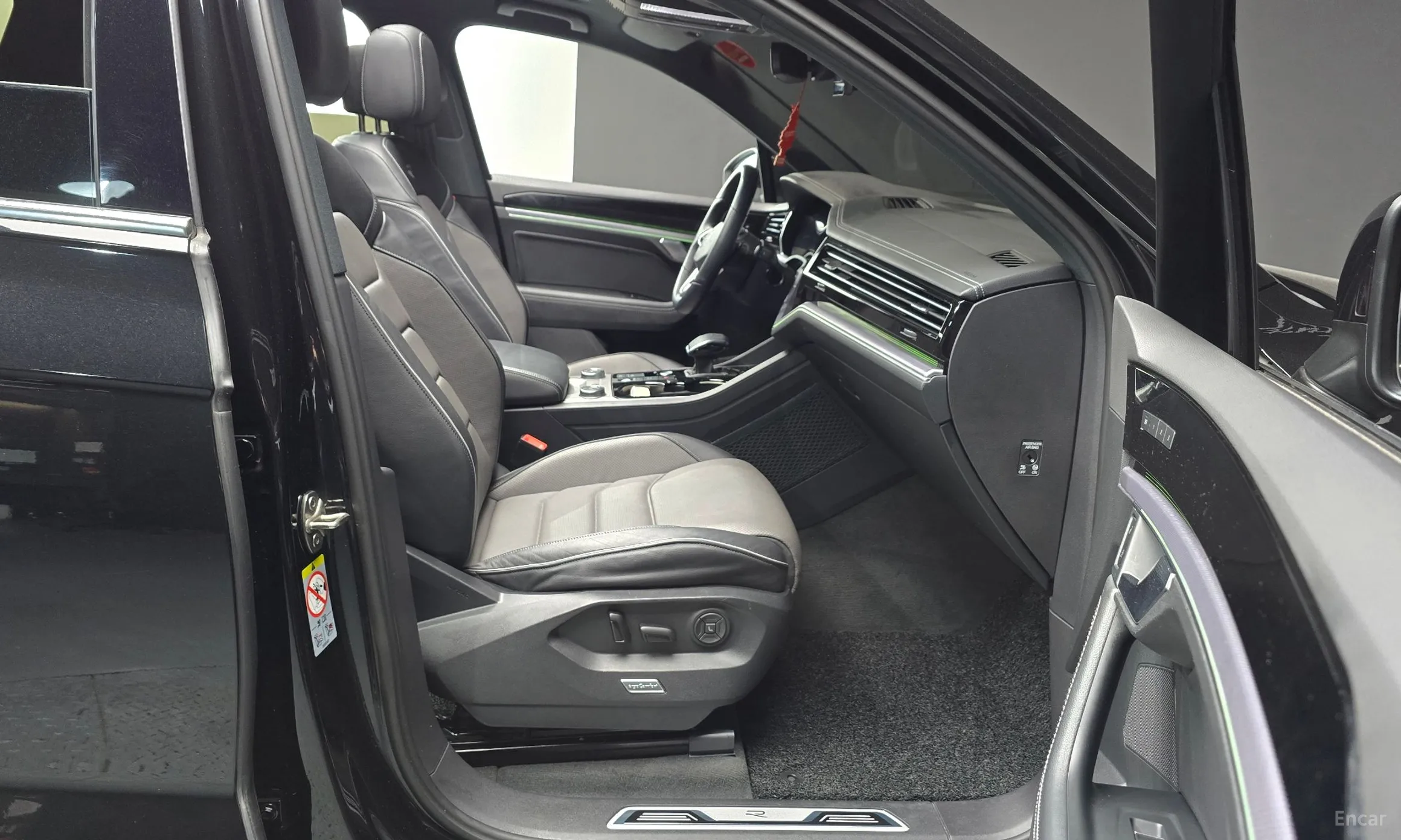 Volkswagen Touareg 3rd Generation превью 11