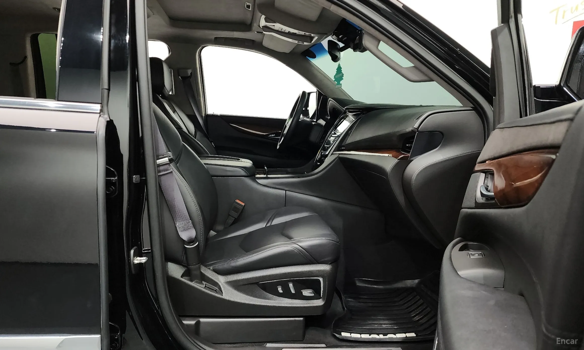 Cadillac Escalade превью 11