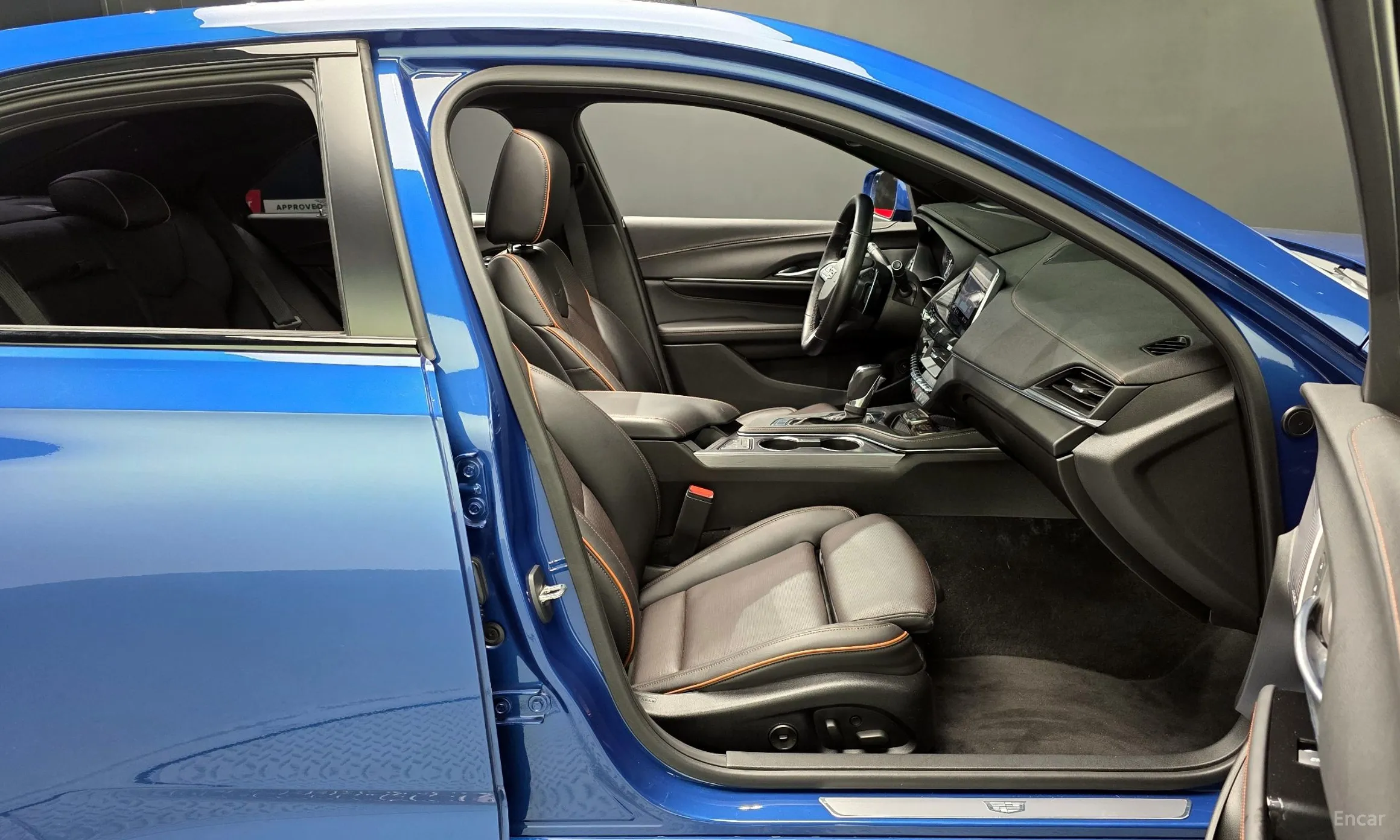 Cadillac CT4 превью 10