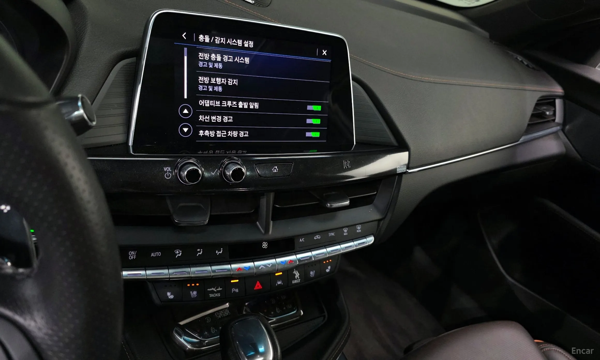 Cadillac CT4 превью 14