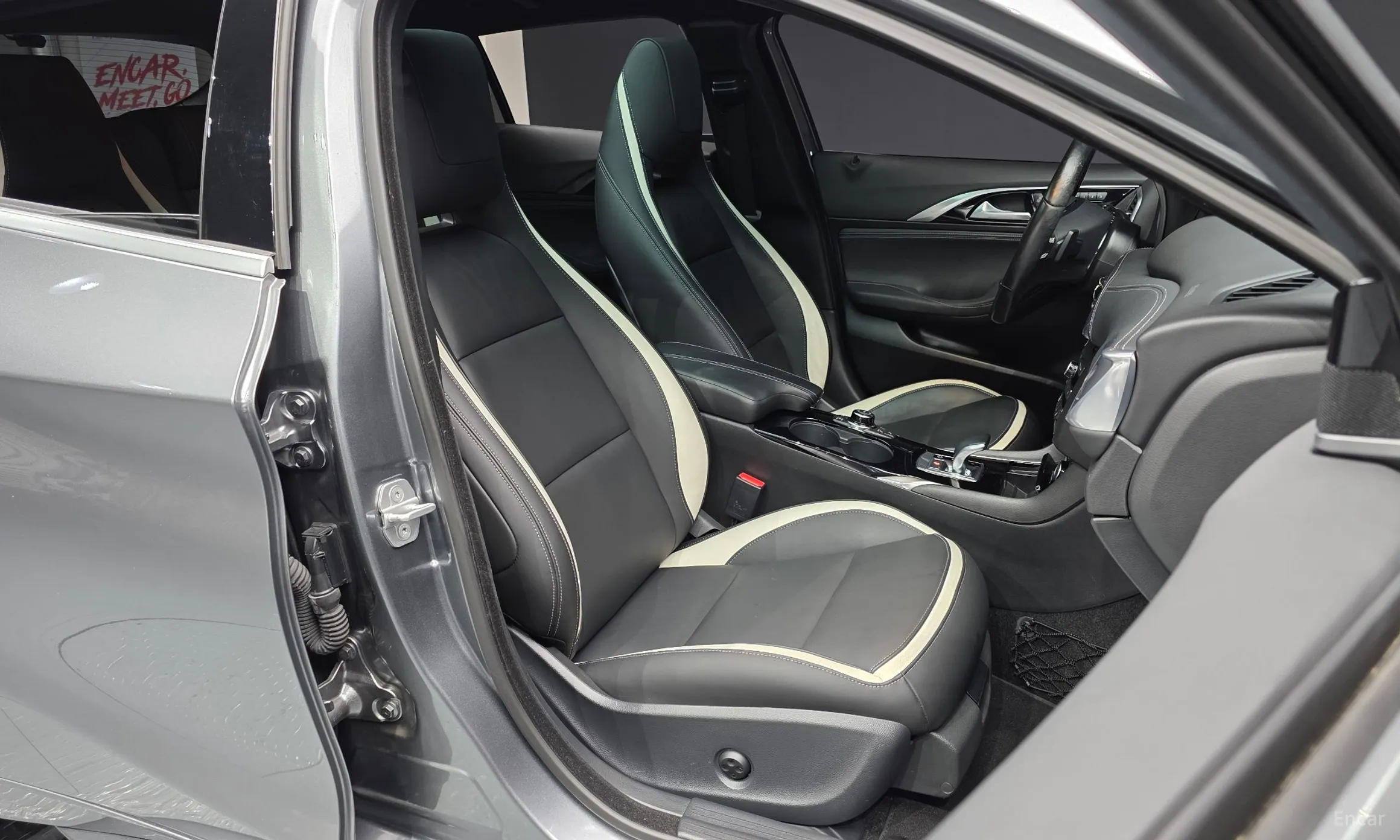 Infiniti Q30 превью 10