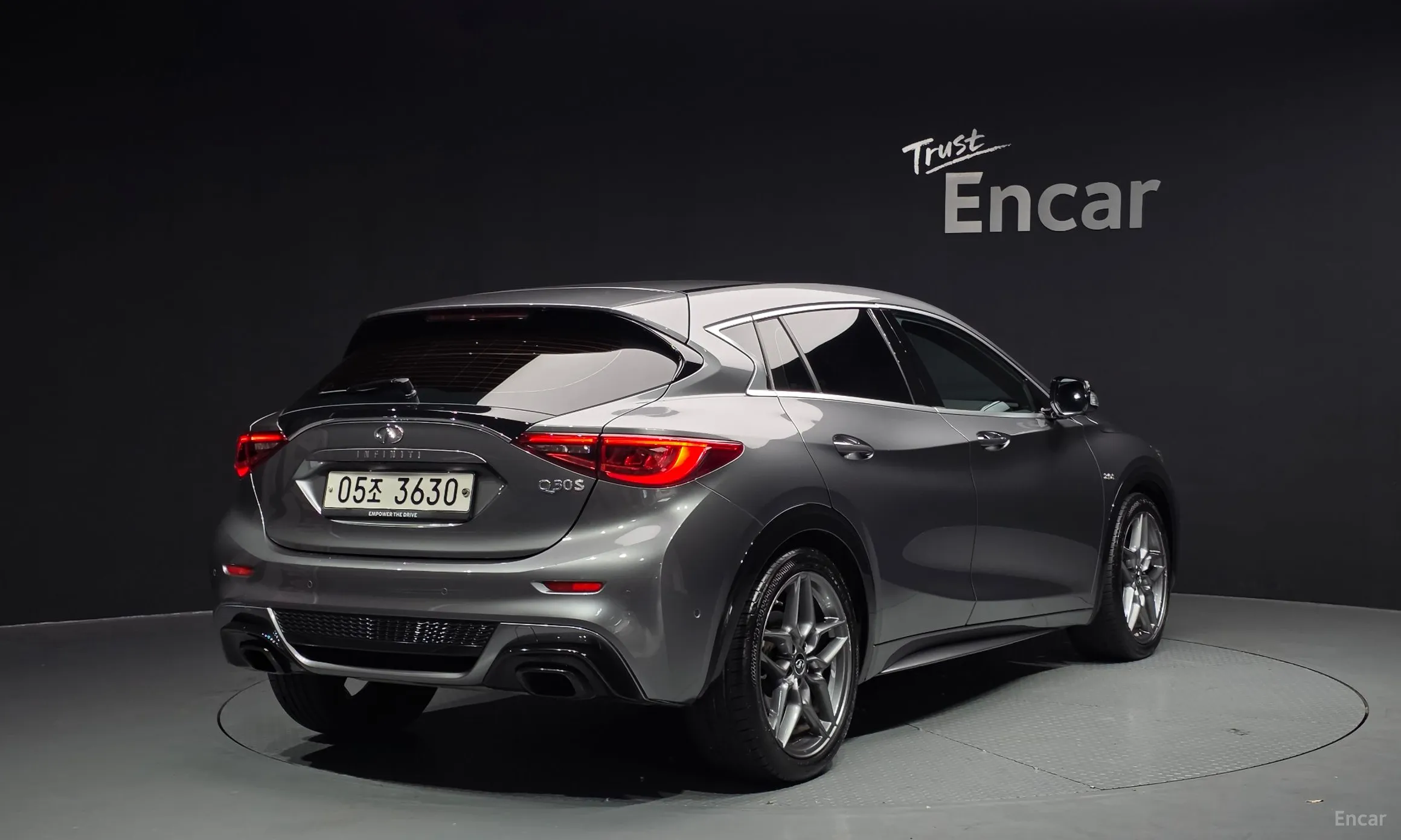 Infiniti Q30