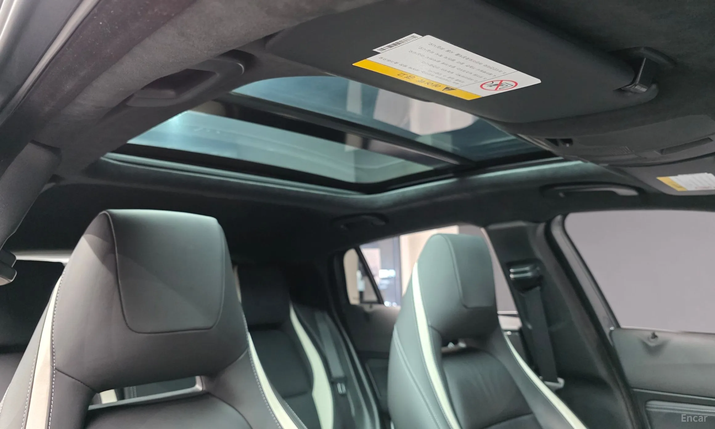 Infiniti Q30 превью 17