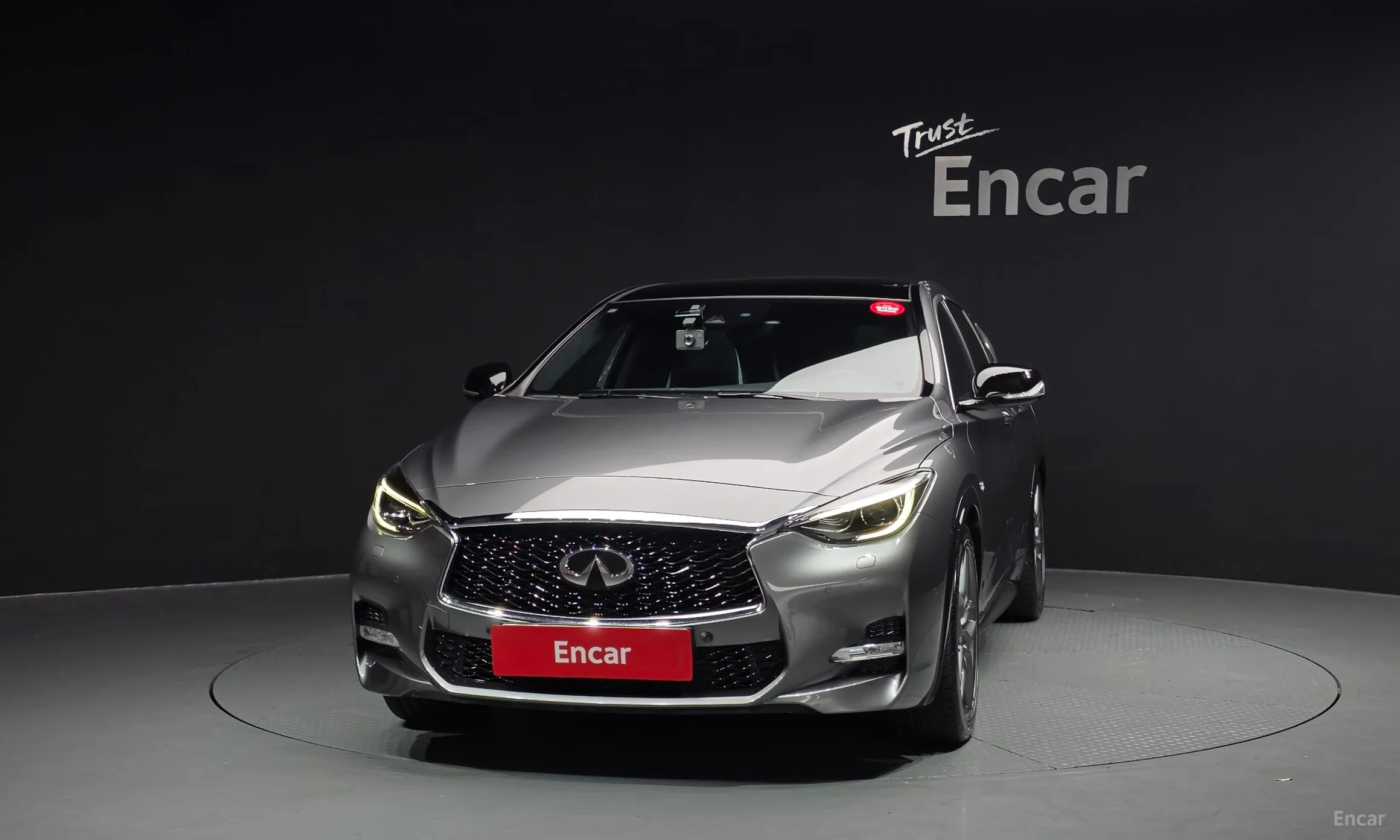 Infiniti Q30 превью 3
