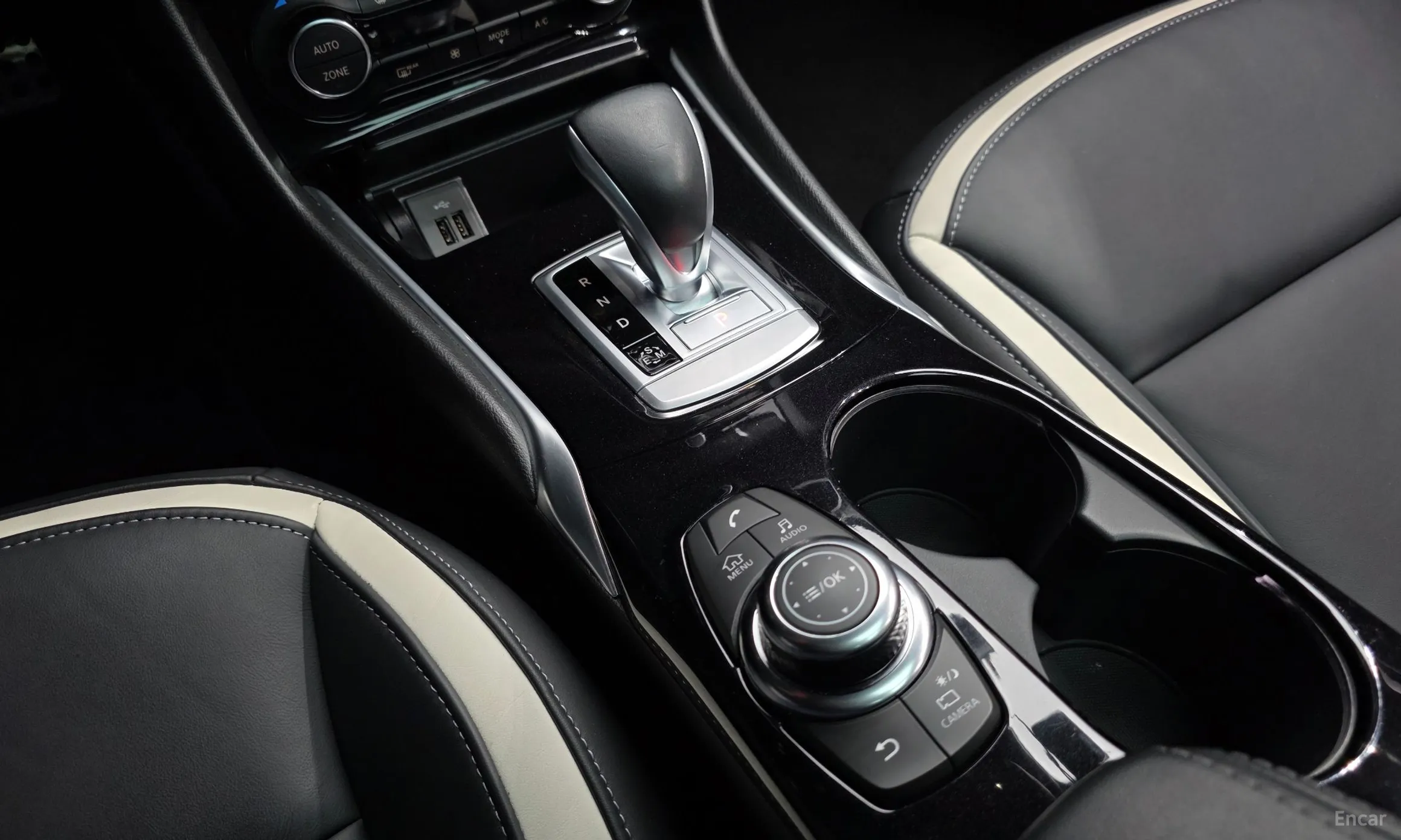 Infiniti Q30 превью 9