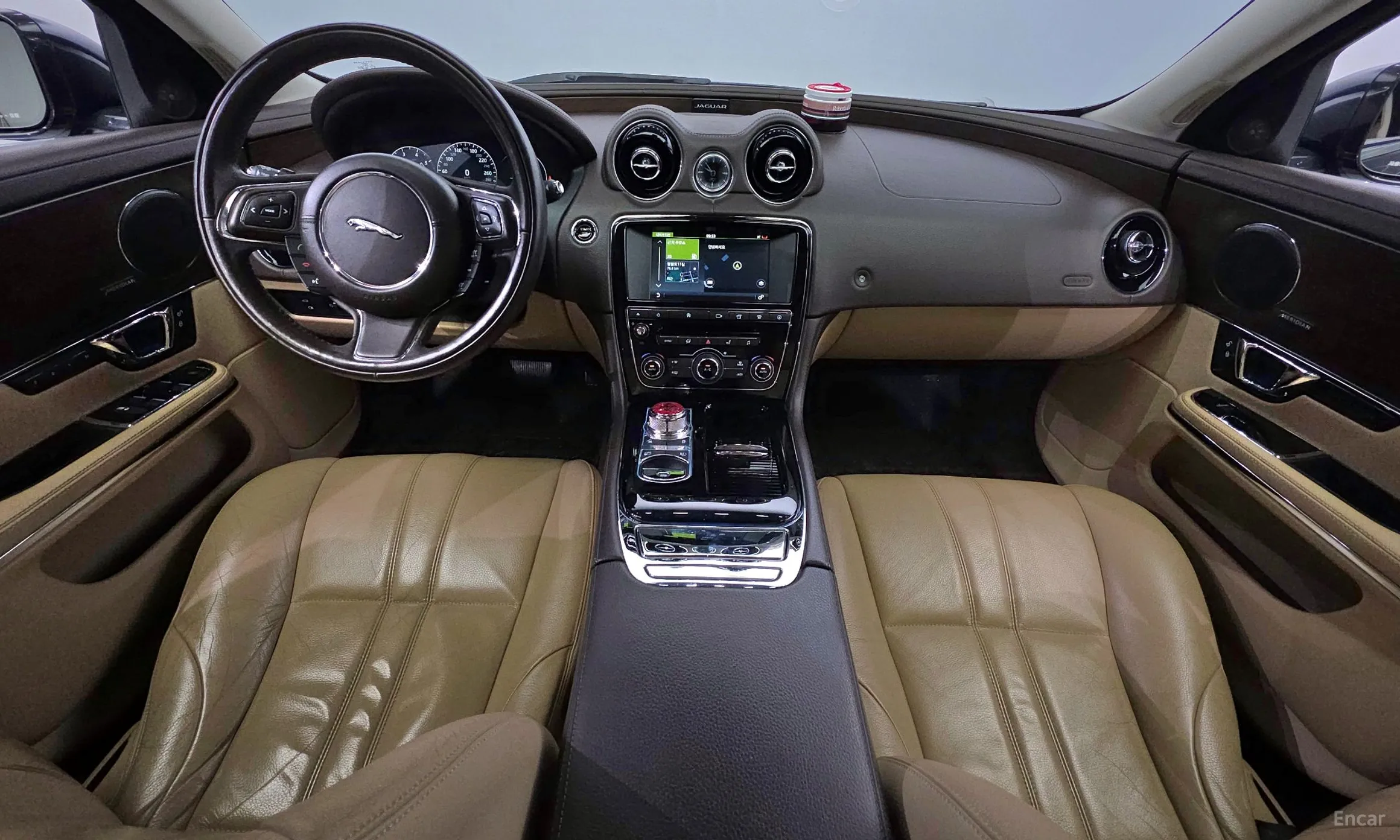Jaguar All New XJ превью 7