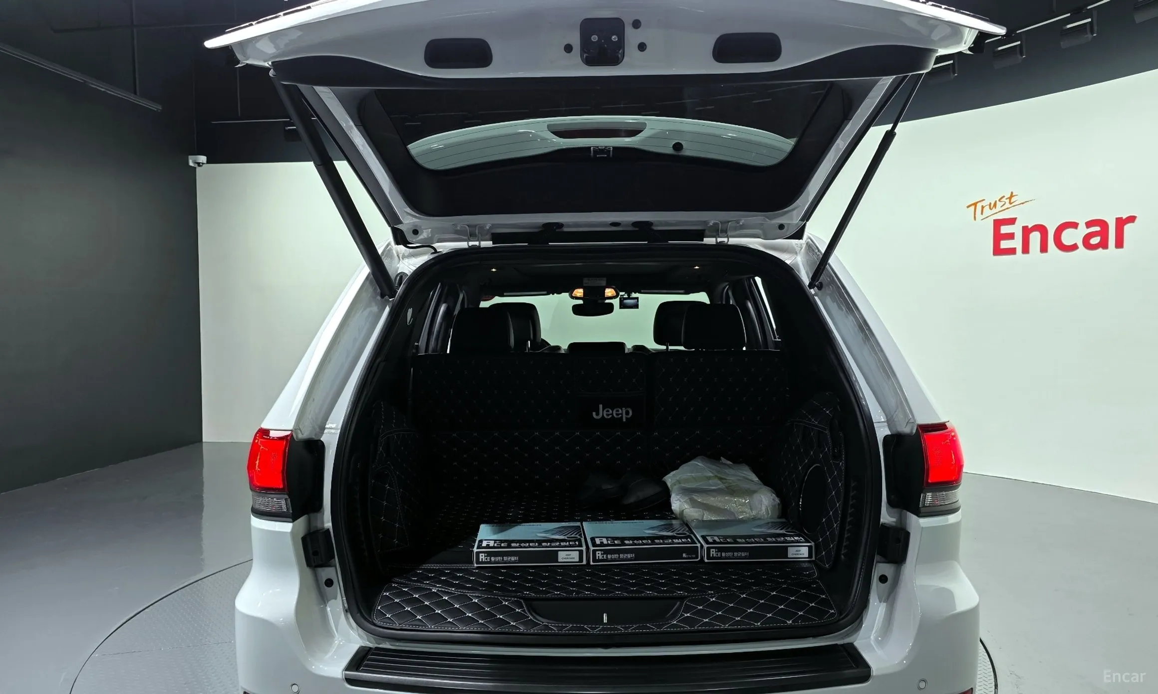 Jeep Grand Cherokee превью 20