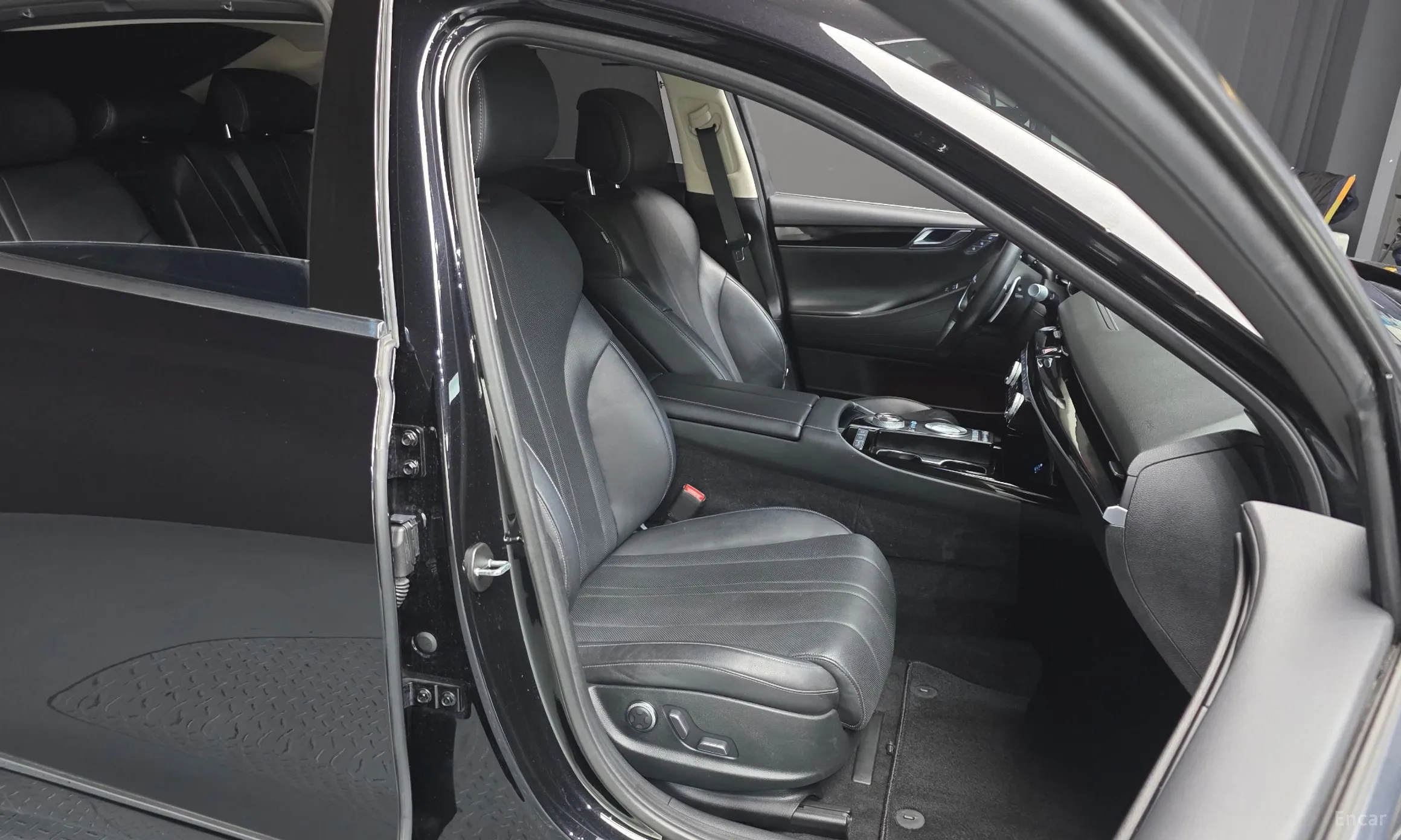 Genesis G80 (RG3) превью 12