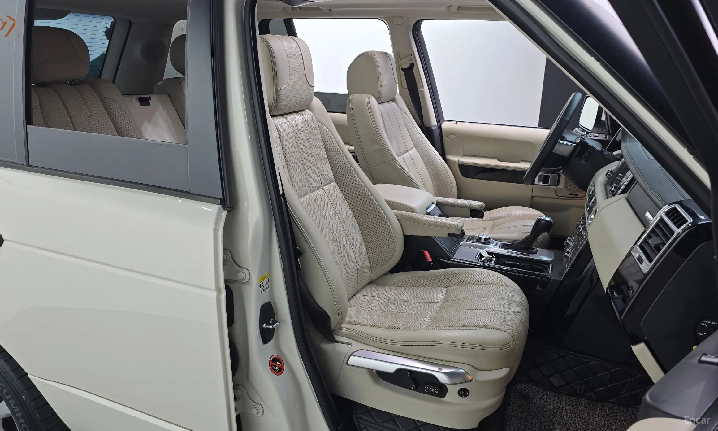 Land Rover Range Rover превью 12