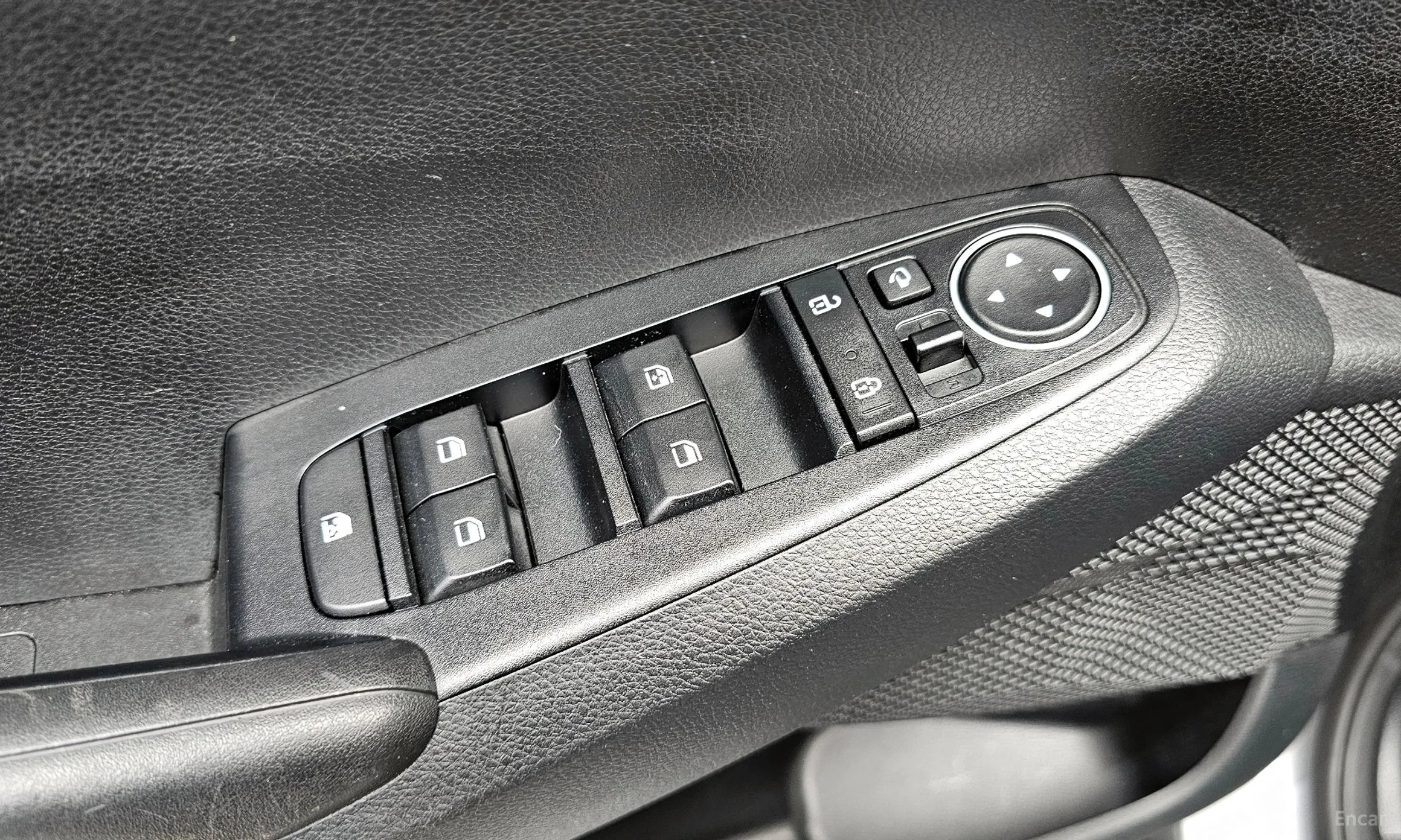 Kia Seltos превью 14