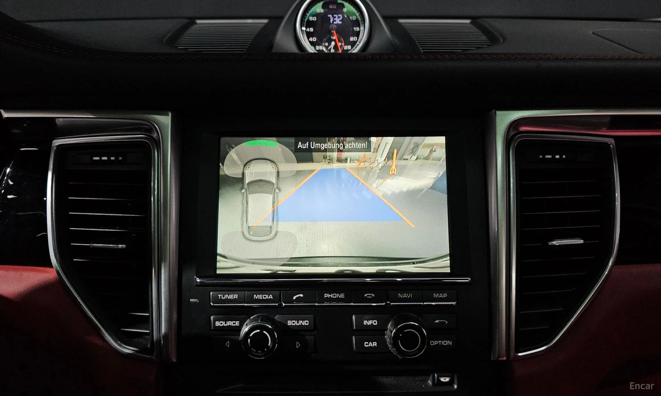 Porsche Macan превью 13