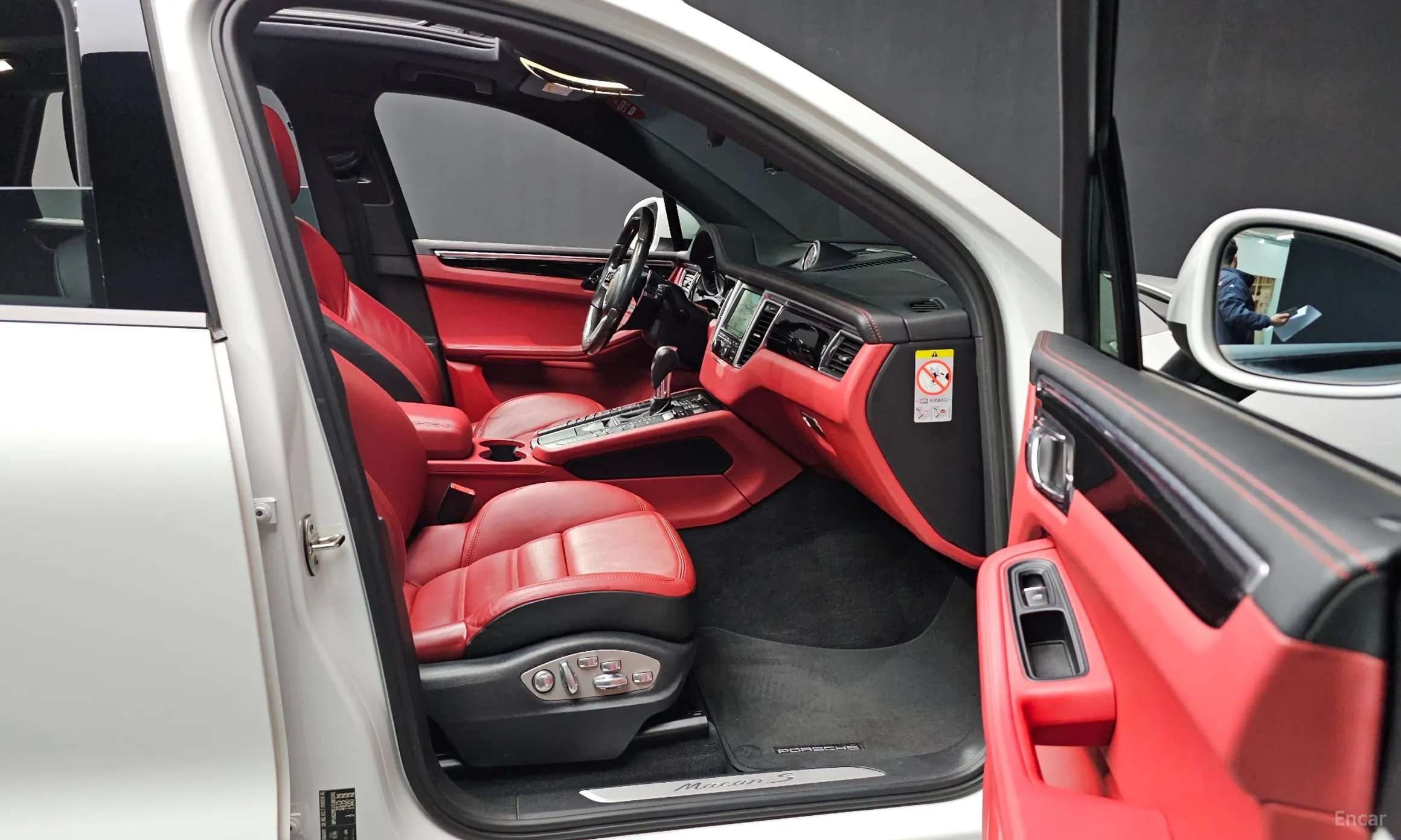 Porsche Macan превью 17