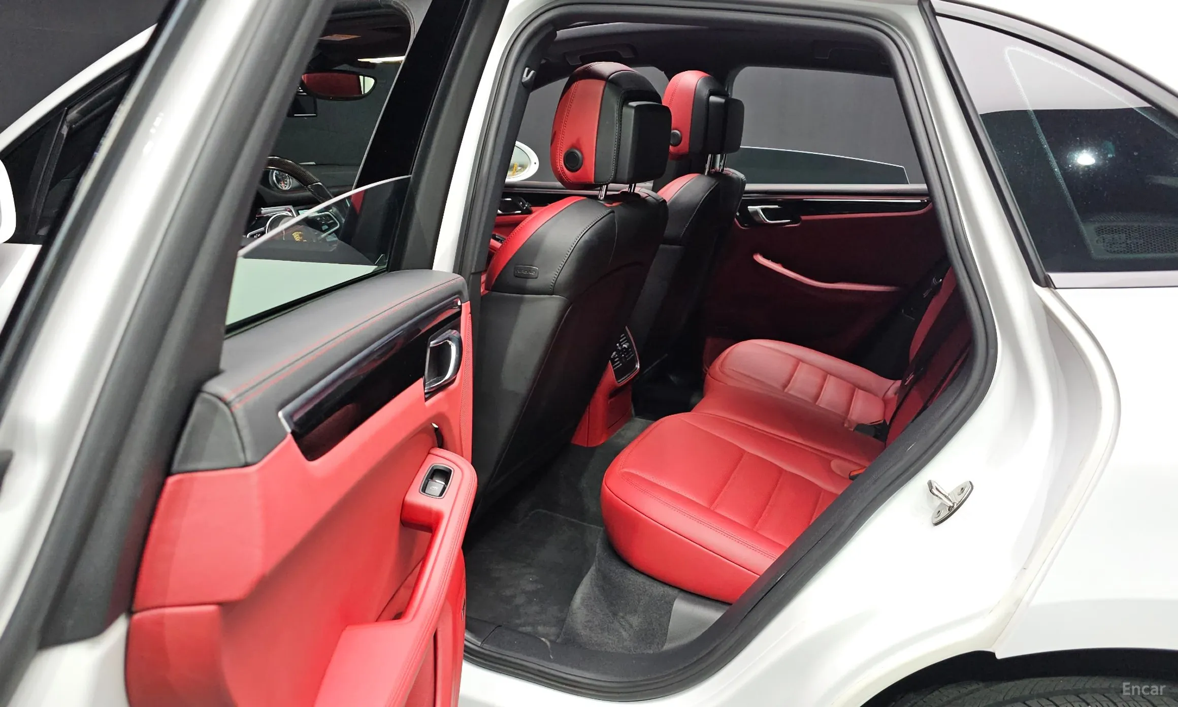 Porsche Macan превью 19