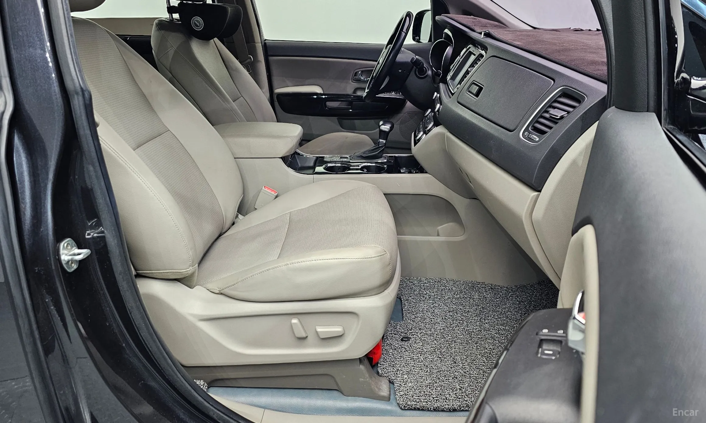 Kia Carnival превью 10