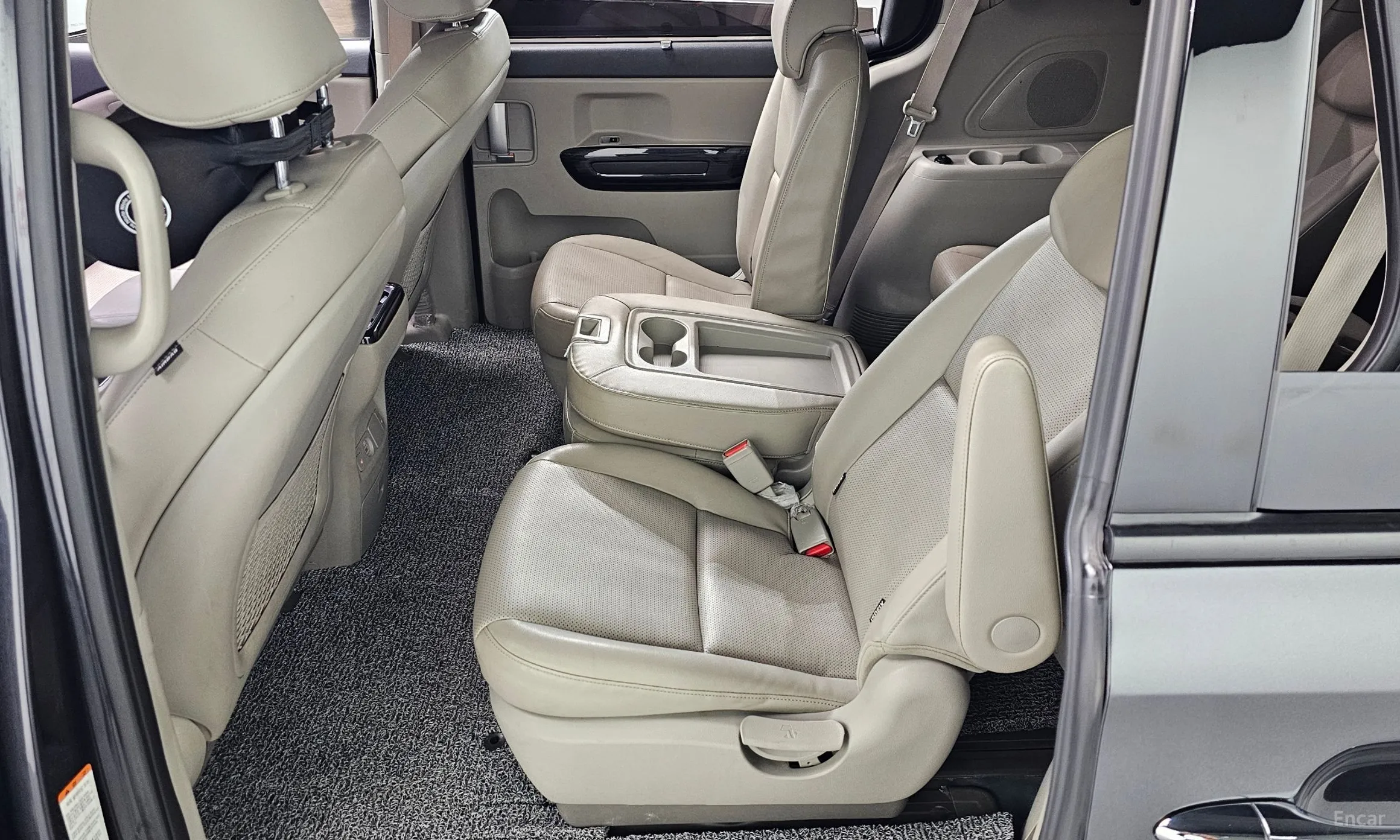 Kia Carnival превью 12