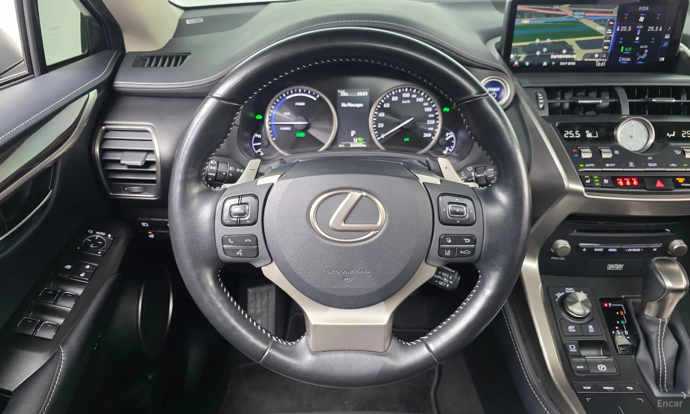 Lexus NX300h превью 13