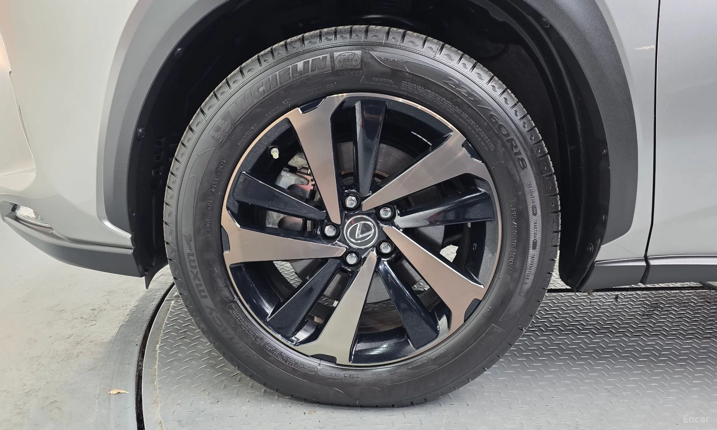 Lexus NX300h превью 5