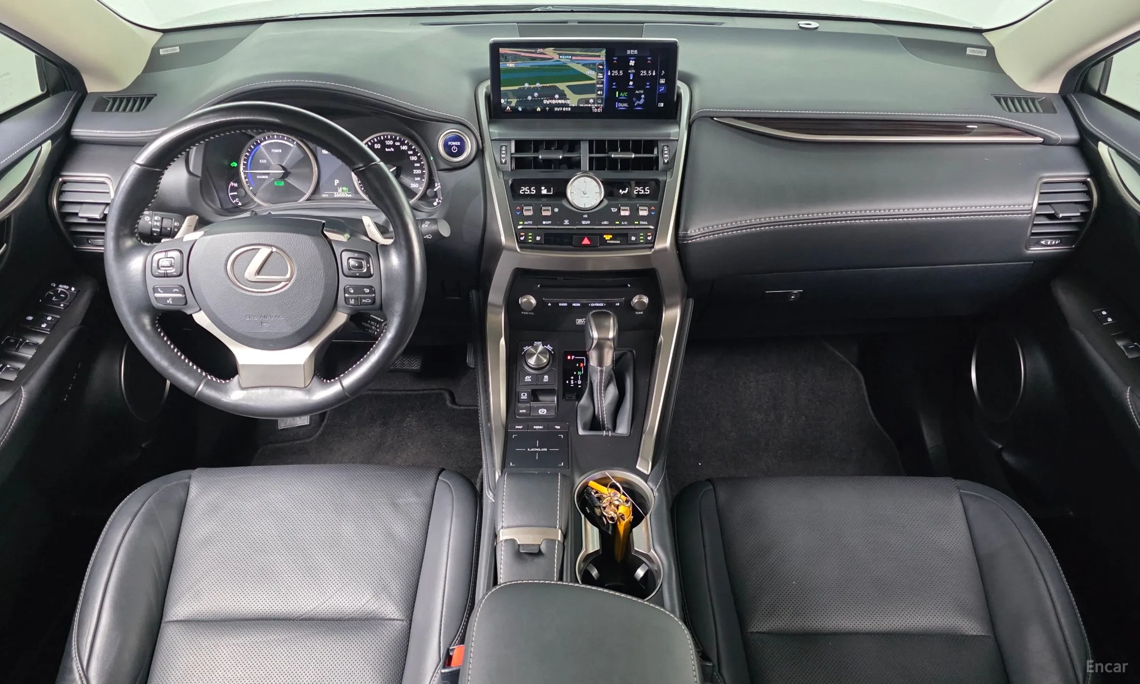 Lexus NX300h превью 7