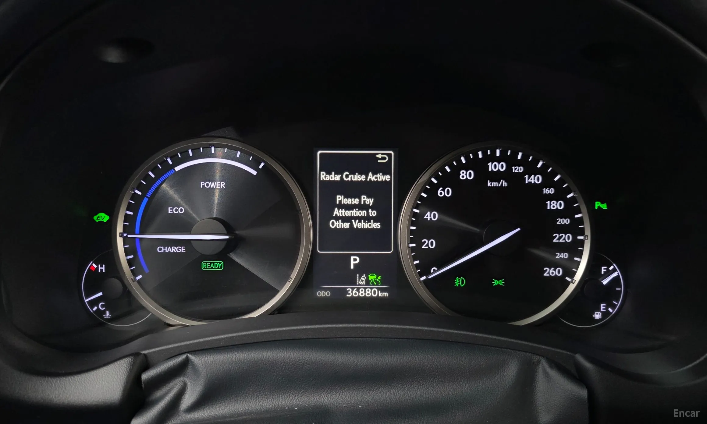 Lexus NX300h превью 8