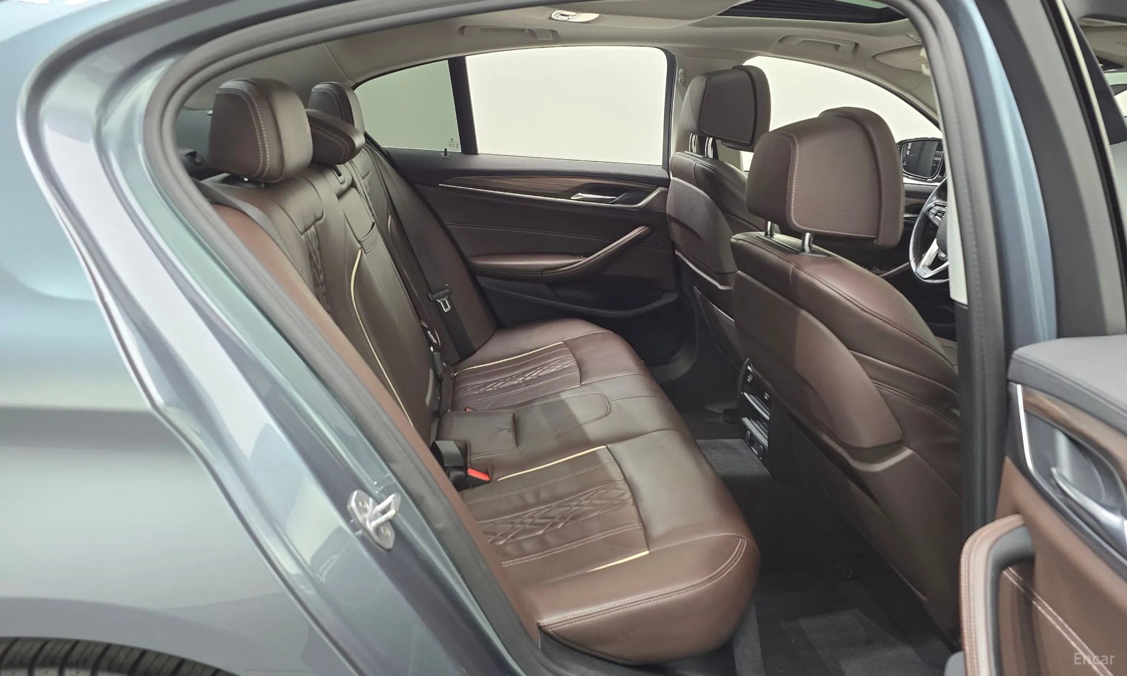 BMW 5 Series (G30) превью 12